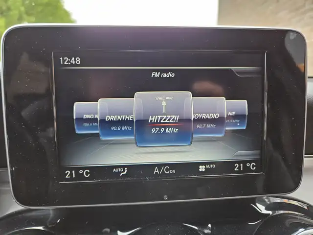 Mercedes-Benz GLC view 9