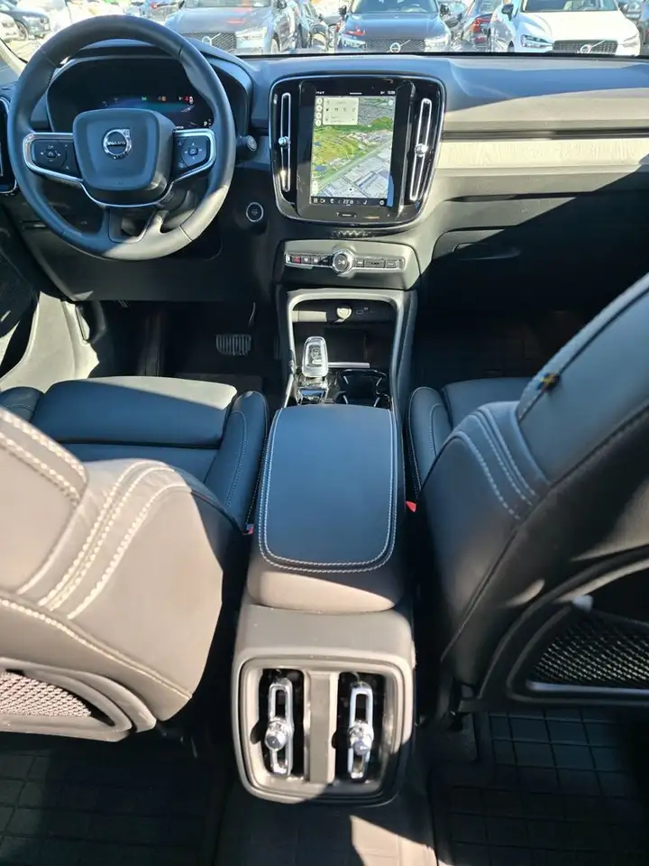 Volvo XC40 снимка Volvo XC40