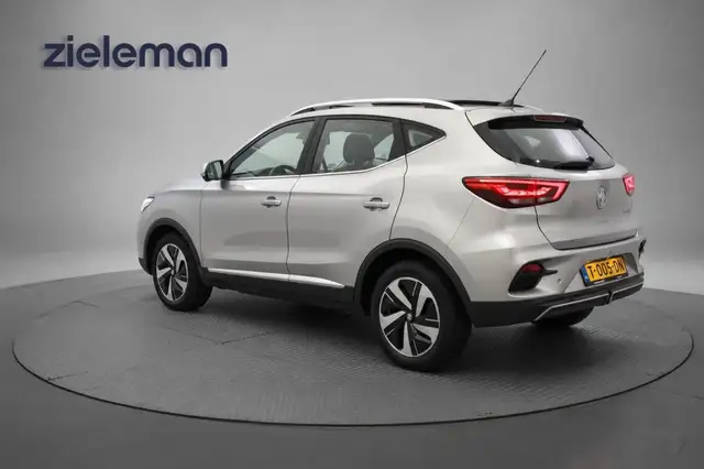 MG ZS view 4
