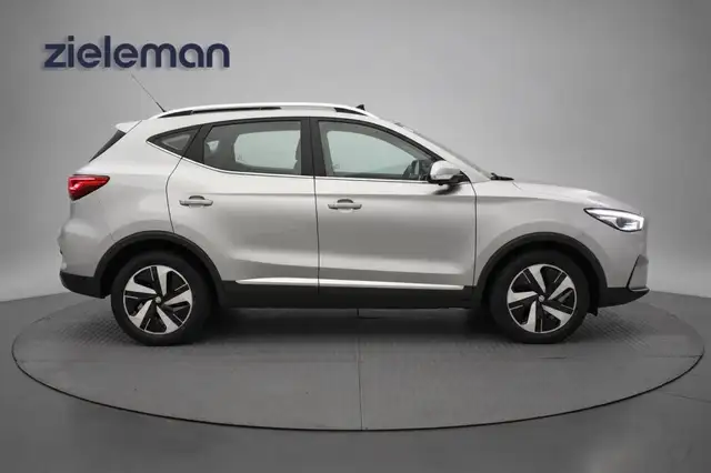 MG ZS view 14