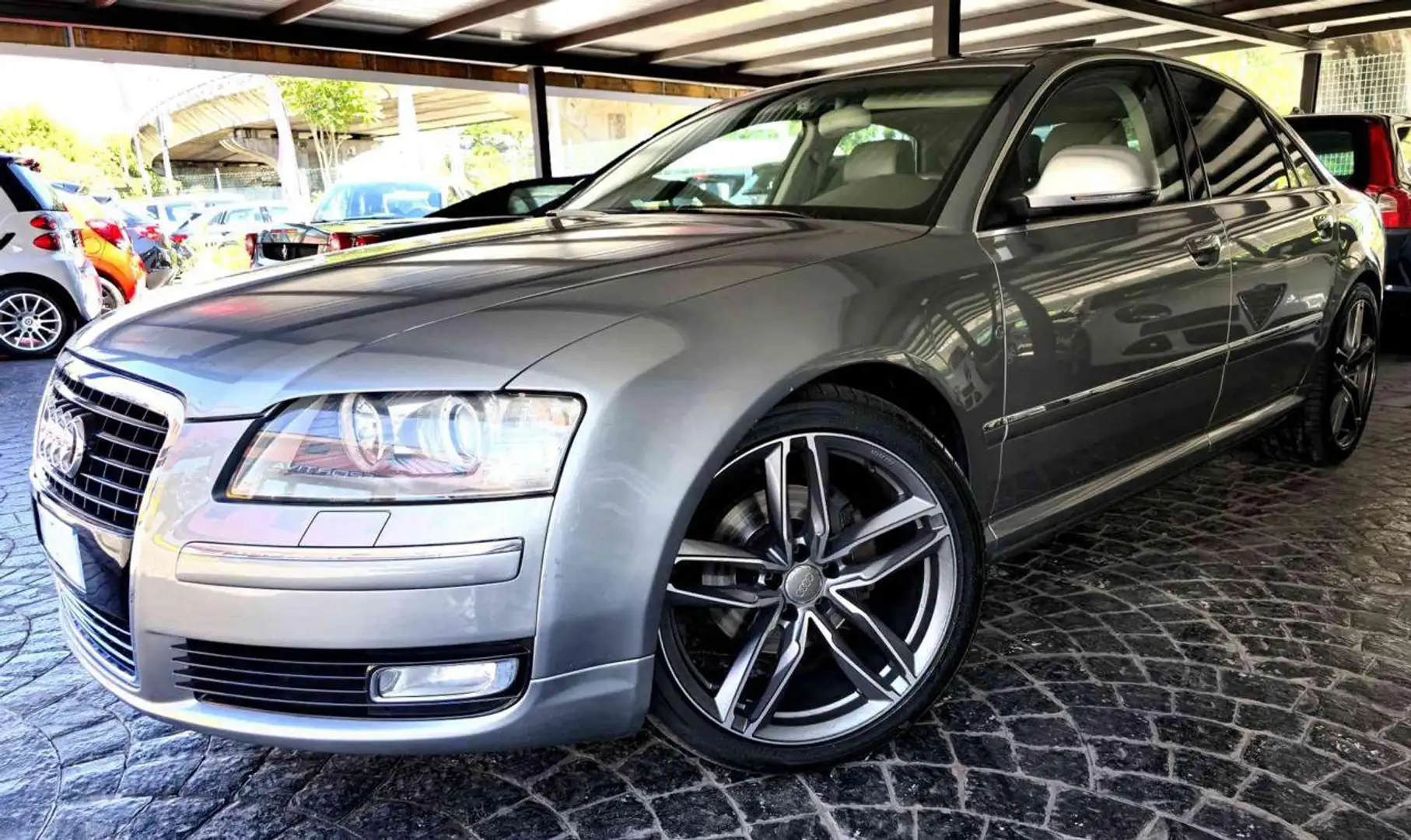 Audi A8 CERCHI DA 20 TETTO NAVI PELLE FULL! Grigio - 2