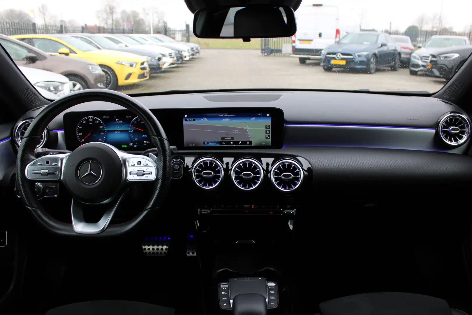 Mercedes-Benz A 250 250e AUT8 AMG Line Limited NAVI SFEER CARPLAY DAB Schwarz - 2