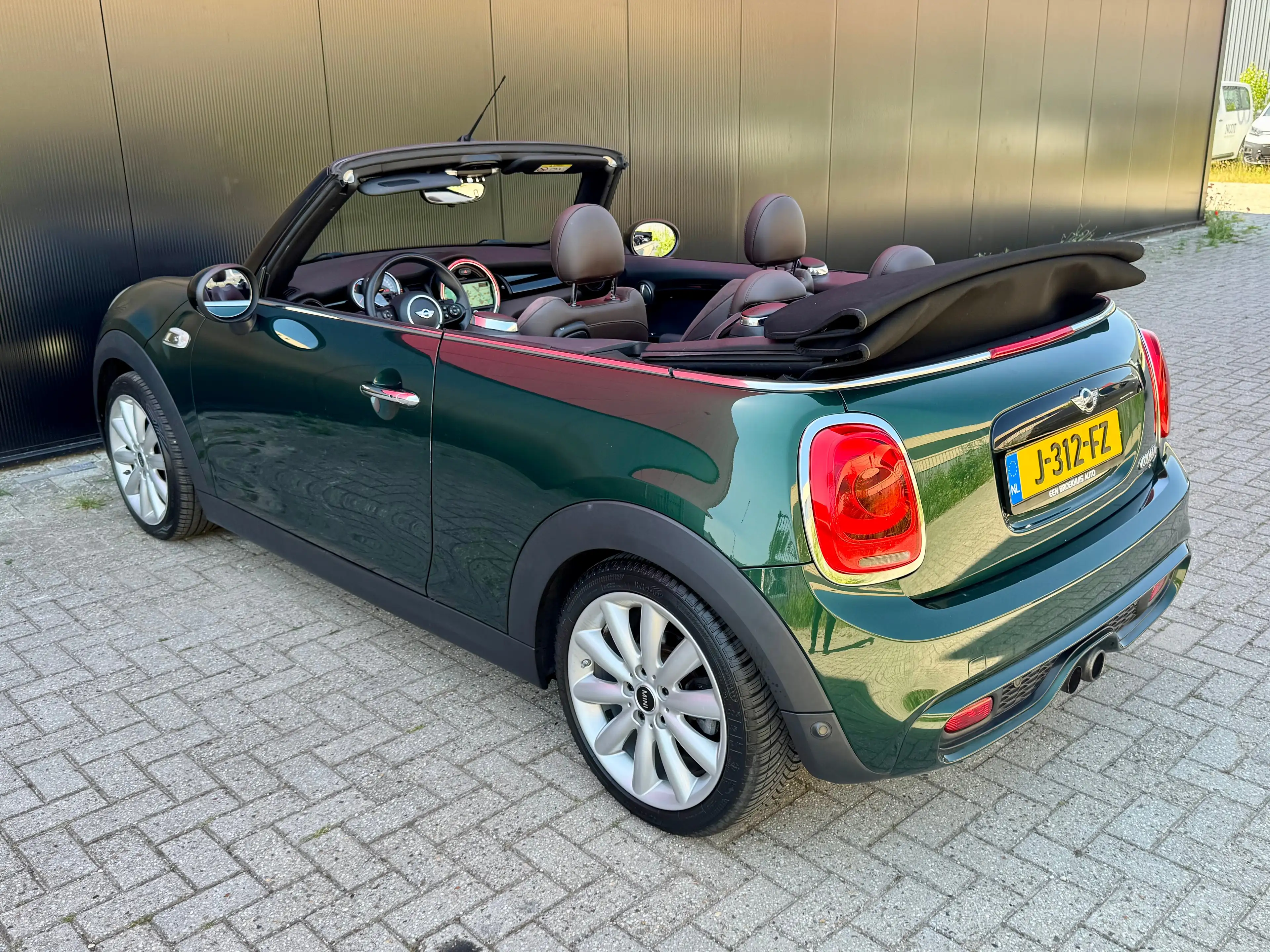 MINI Cooper S Cabrio 2.0 Chili Serious Business — photo 4