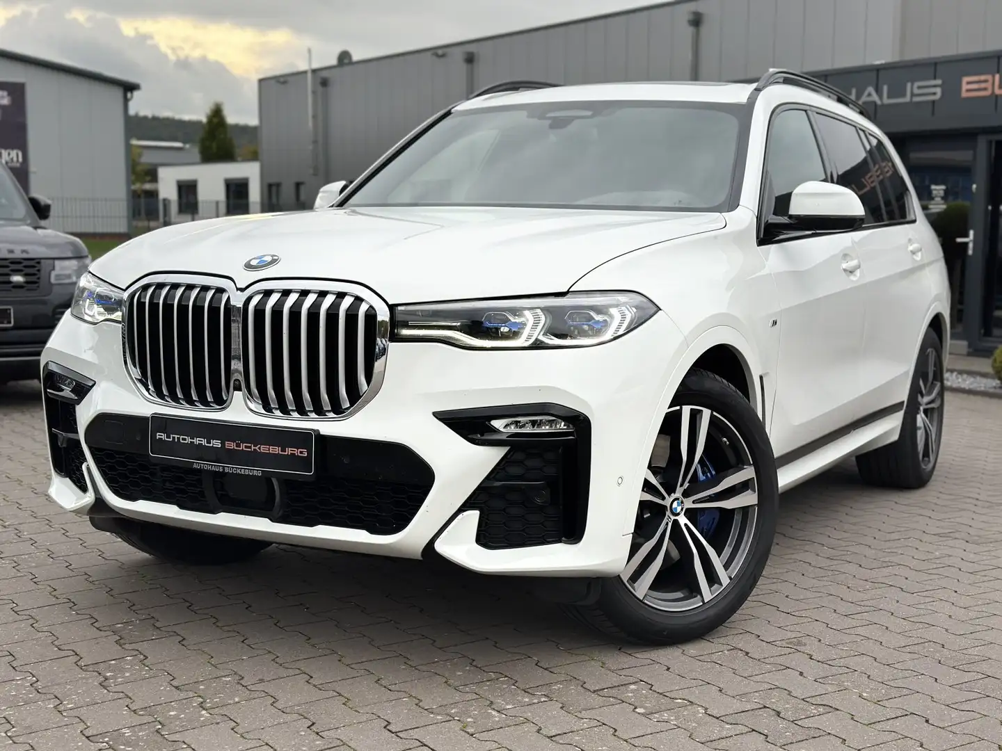 BMW X7 40d Sky-Loung  B&W Weiß - 1