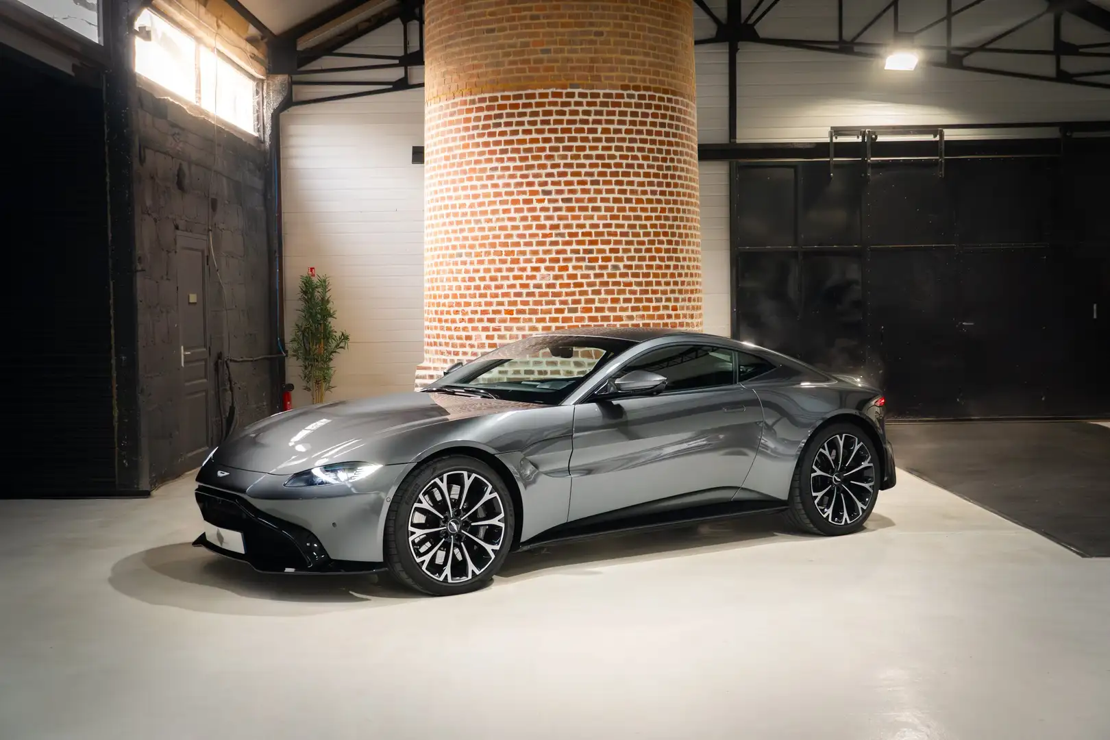 Aston Martin Vantage Vantage Coupé V8 510 ch BVA8 Gris - 1