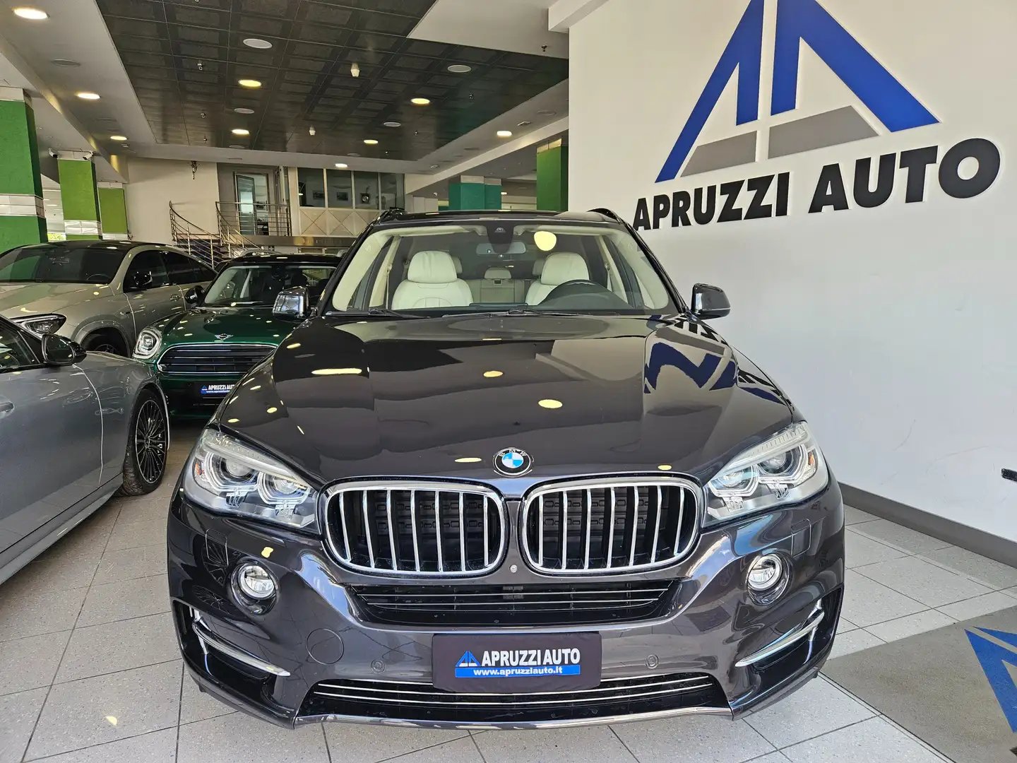 BMW X5 X5 xdrive25d Luxury 231cv auto PELLE RETROCAM NAVI Nero - 2