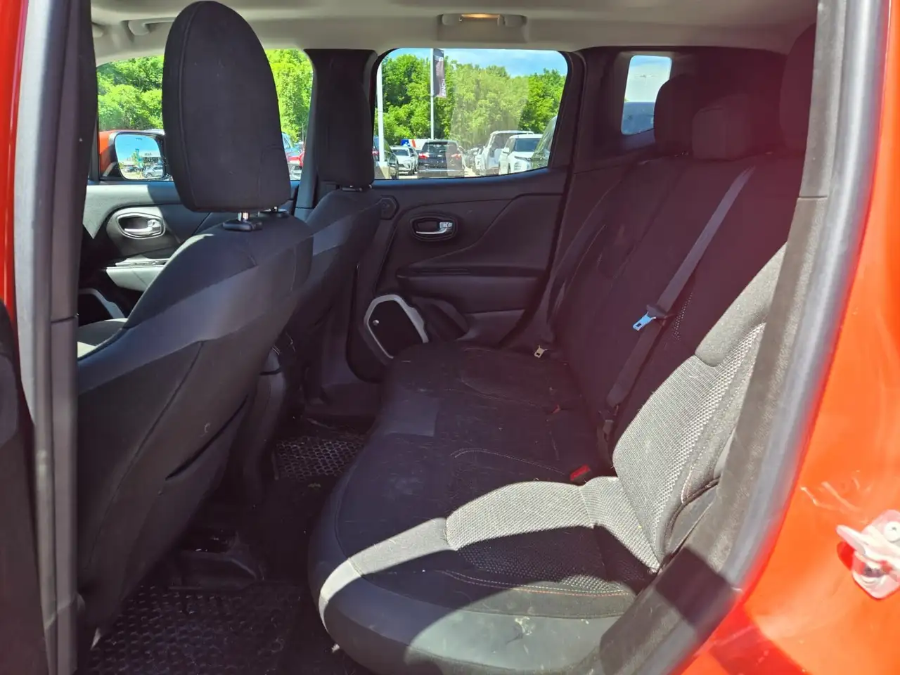 Jeep Renegade снимка Jeep Renegade