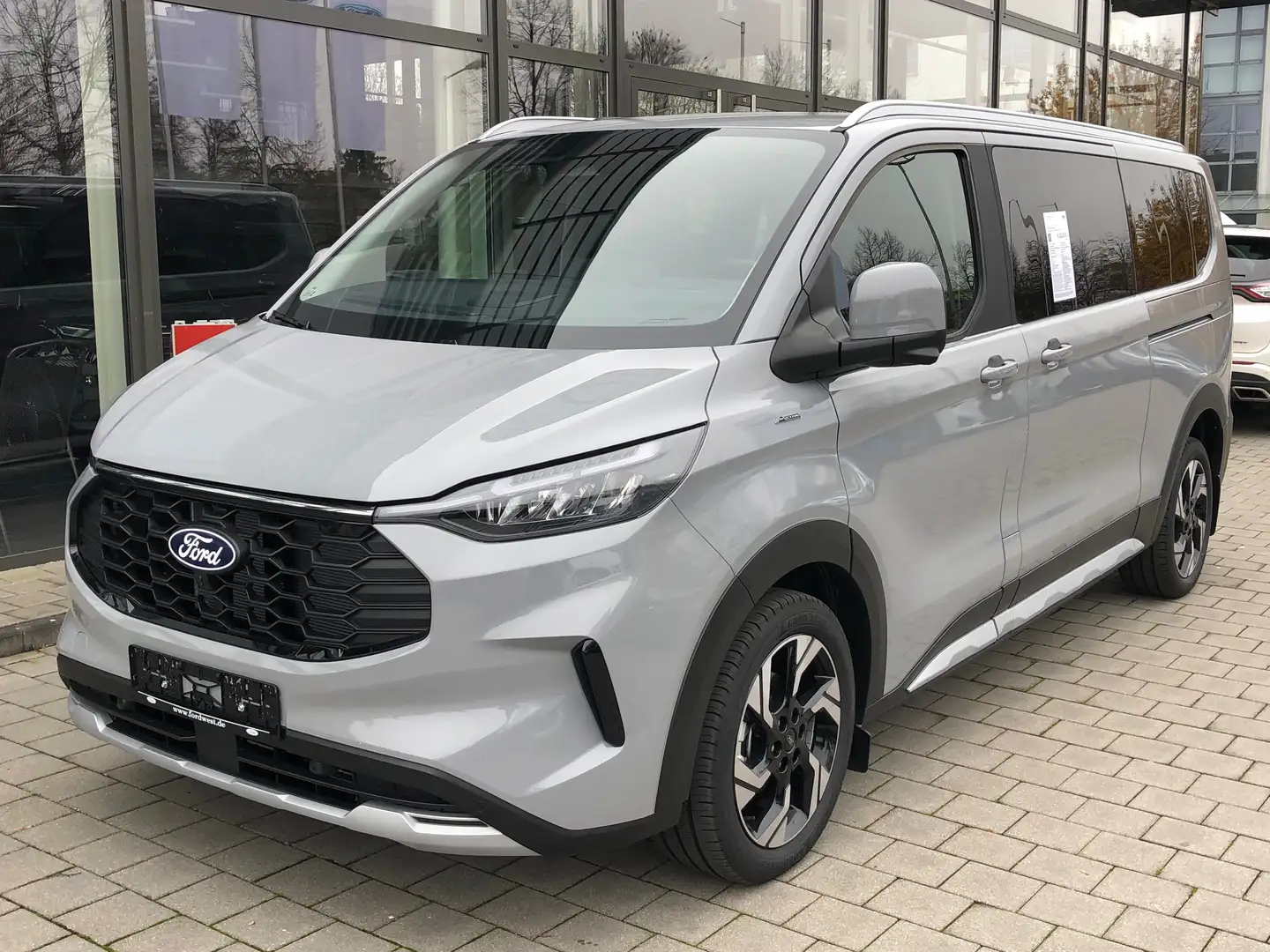 Ford Tourneo Custom 856 Tourneo Custom L2H1 2.0 EcoBlue AWD Active Grau - 2