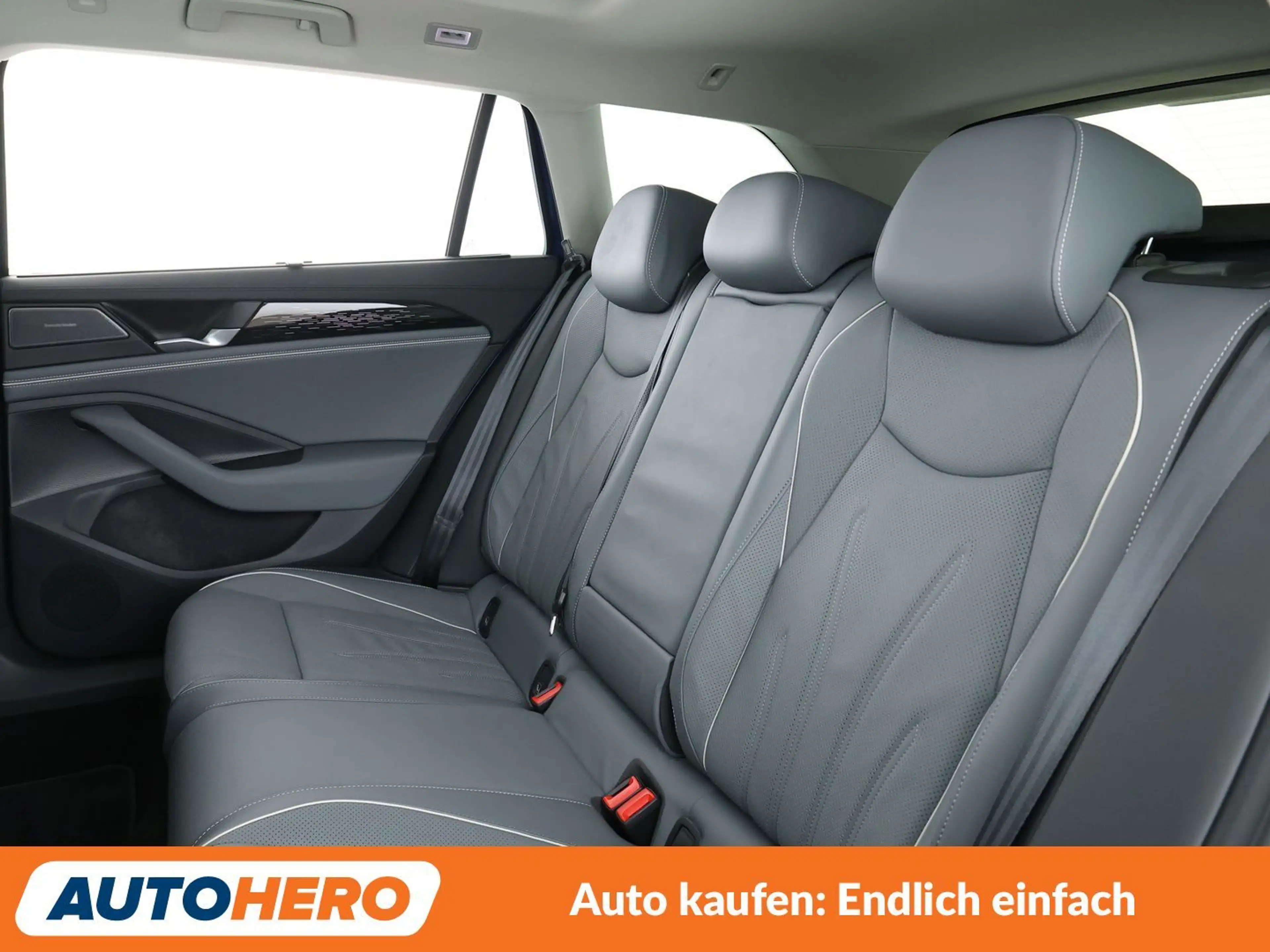 Volkswagen Passat 1.5 TSI eHybrid Elegance Aut.*NAVI*VC*MATRIX*HUD* — photo 14