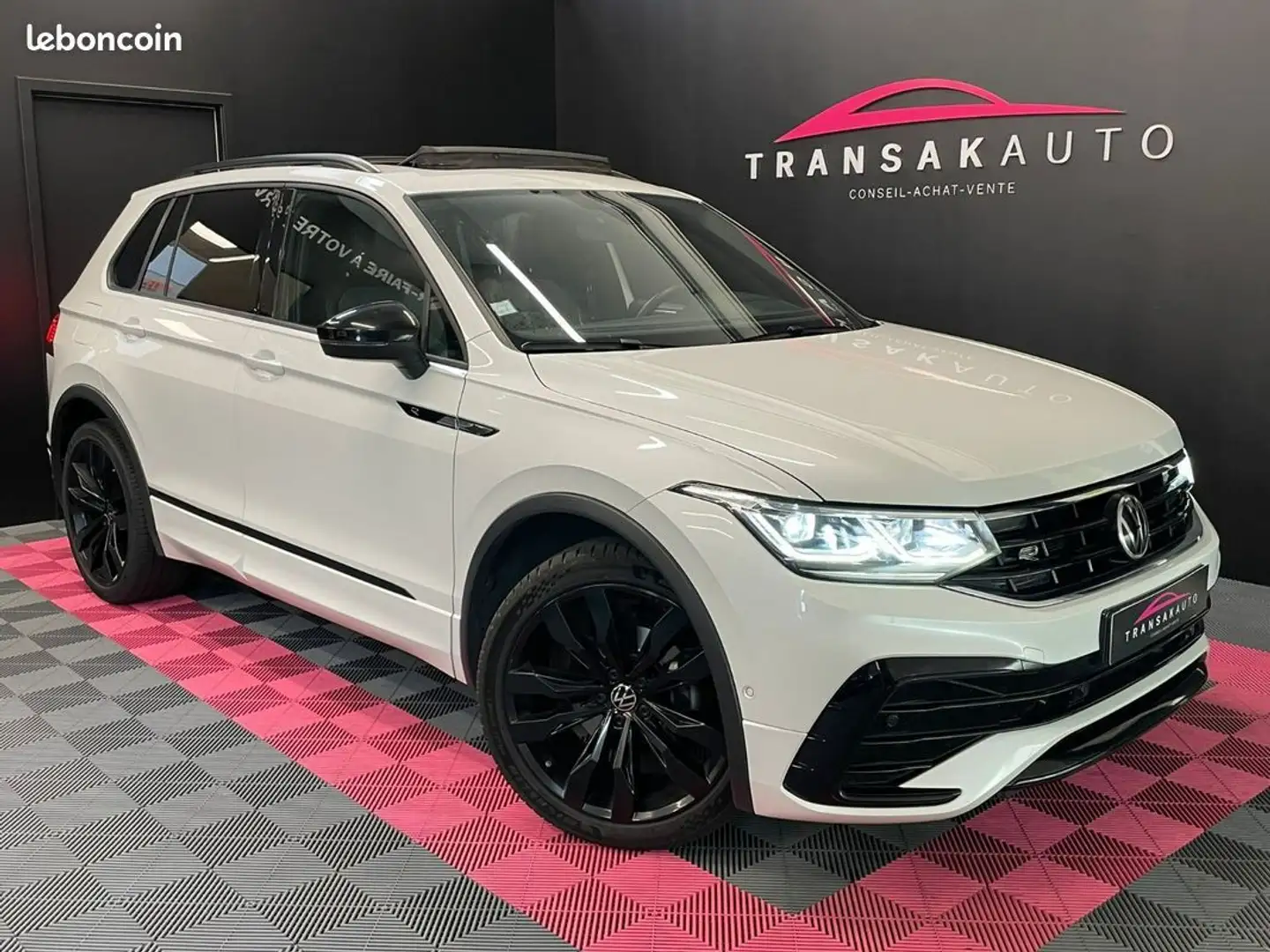 Volkswagen Tiguan 2.0 TDI 150 DSG7 Black R-Line TOIT OUVRANT ENTRETIEN COMPLET VW PACK HIVER Wit - 1