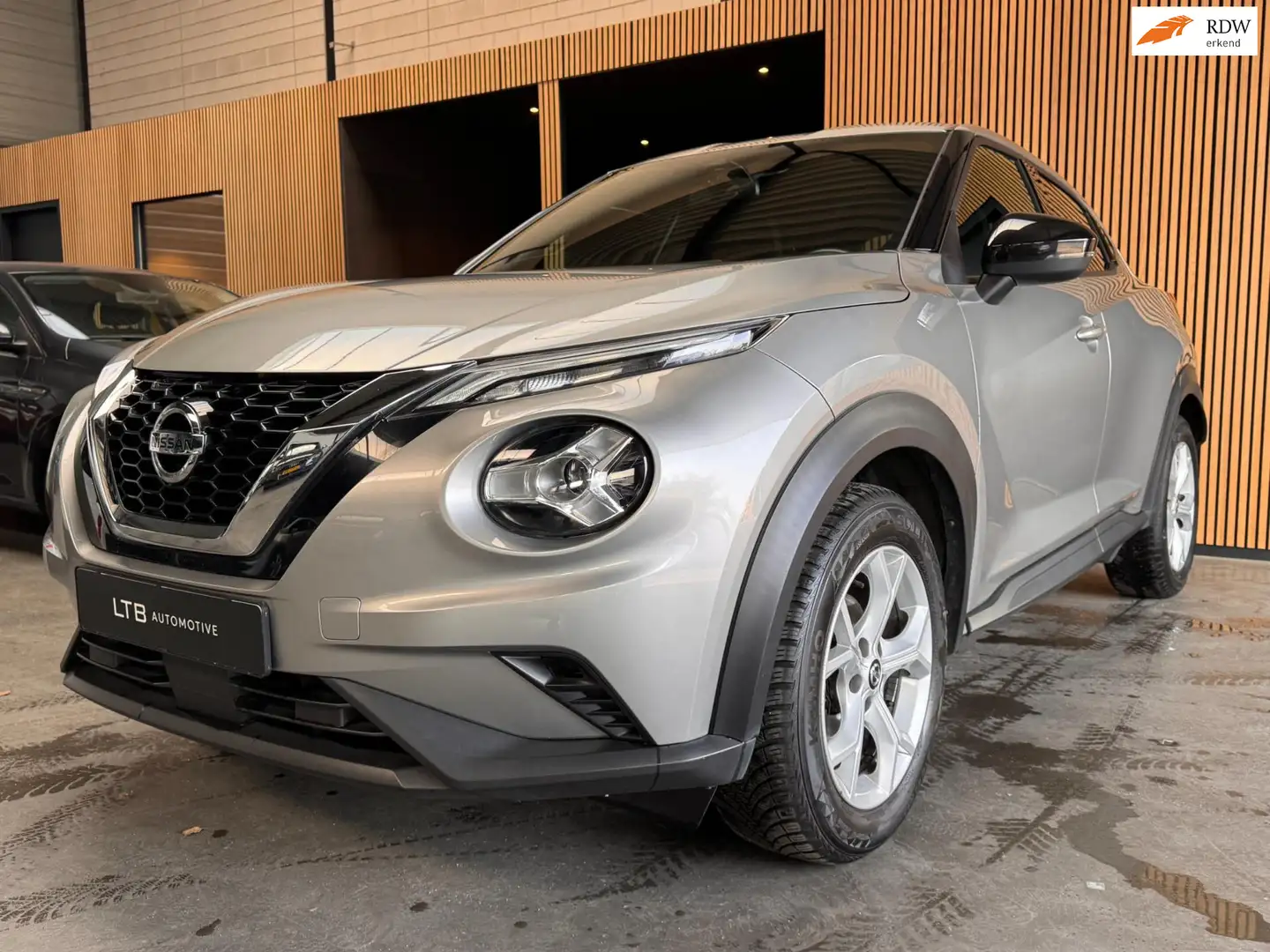 Nissan Juke 1.0 DIG-T Business Design Camera|Carplay|Keyless|C Grau - 1