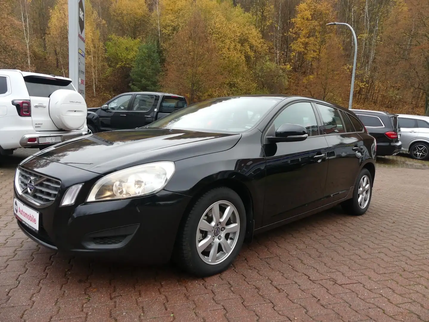 Volvo V60 *1.6*SHZ*Temp*AHK*Klimaauto*Navi*Bluetooth Schwarz - 1