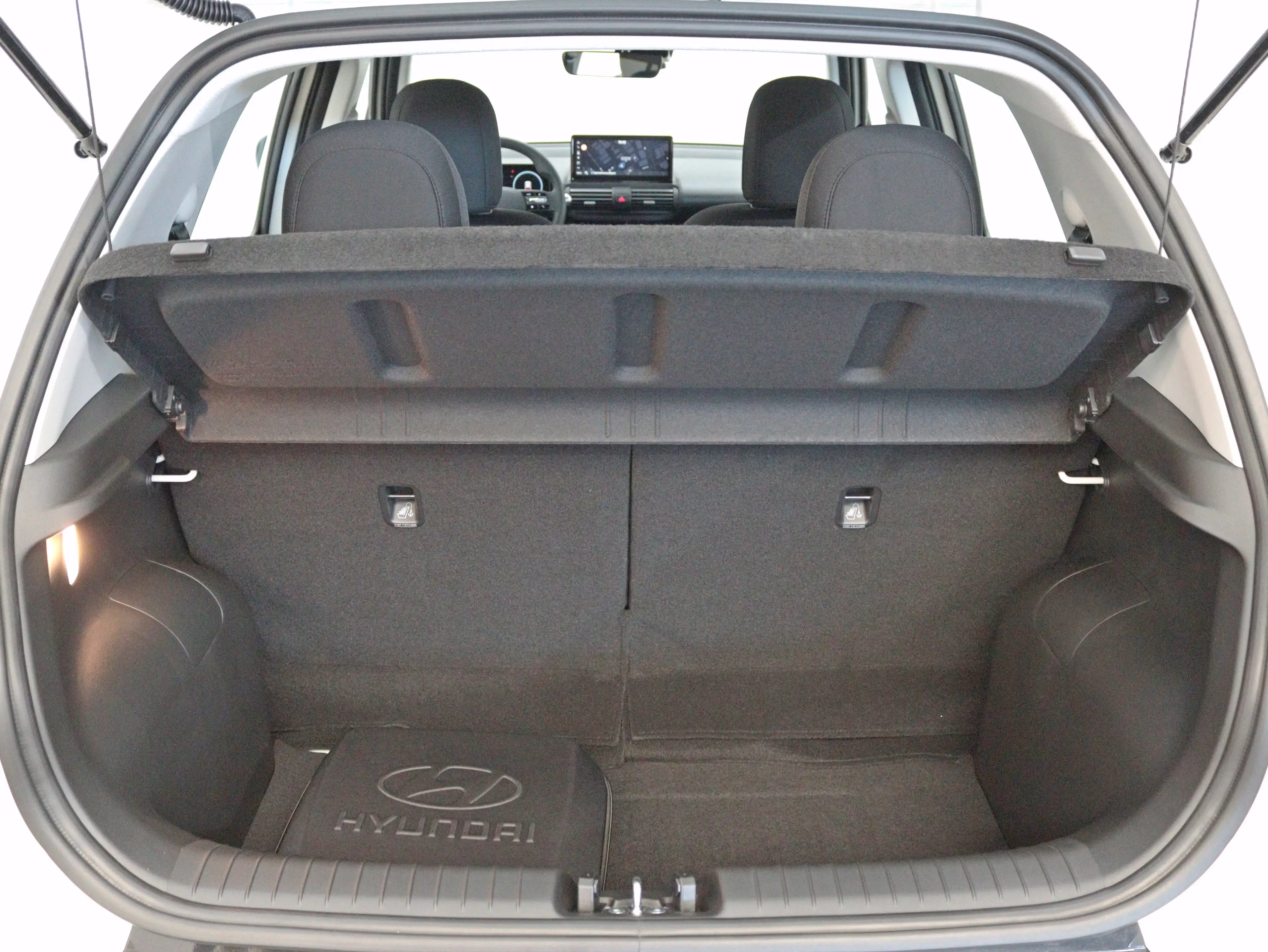 Hyundai Inster Electric 42 kWh E-Motion (Unbleached Ivory) — photo 15