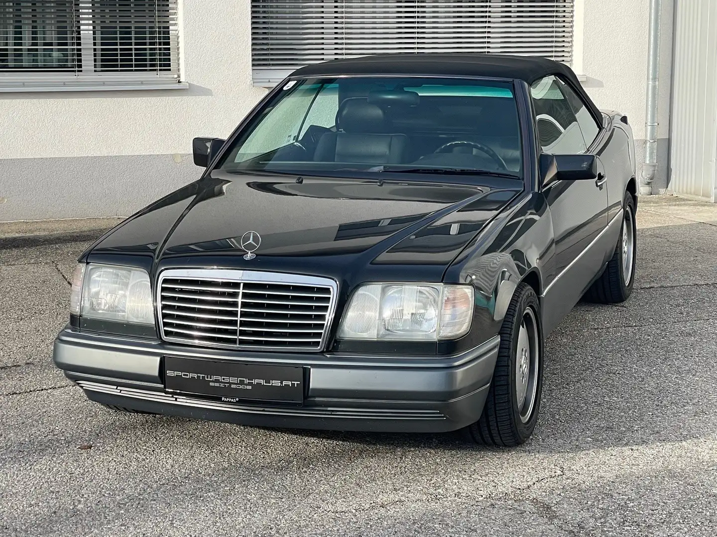 Mercedes-Benz 300 300CE-24 Cabrio Aut.*AMG Felgen*sehr guter Zustand Schwarz - 1