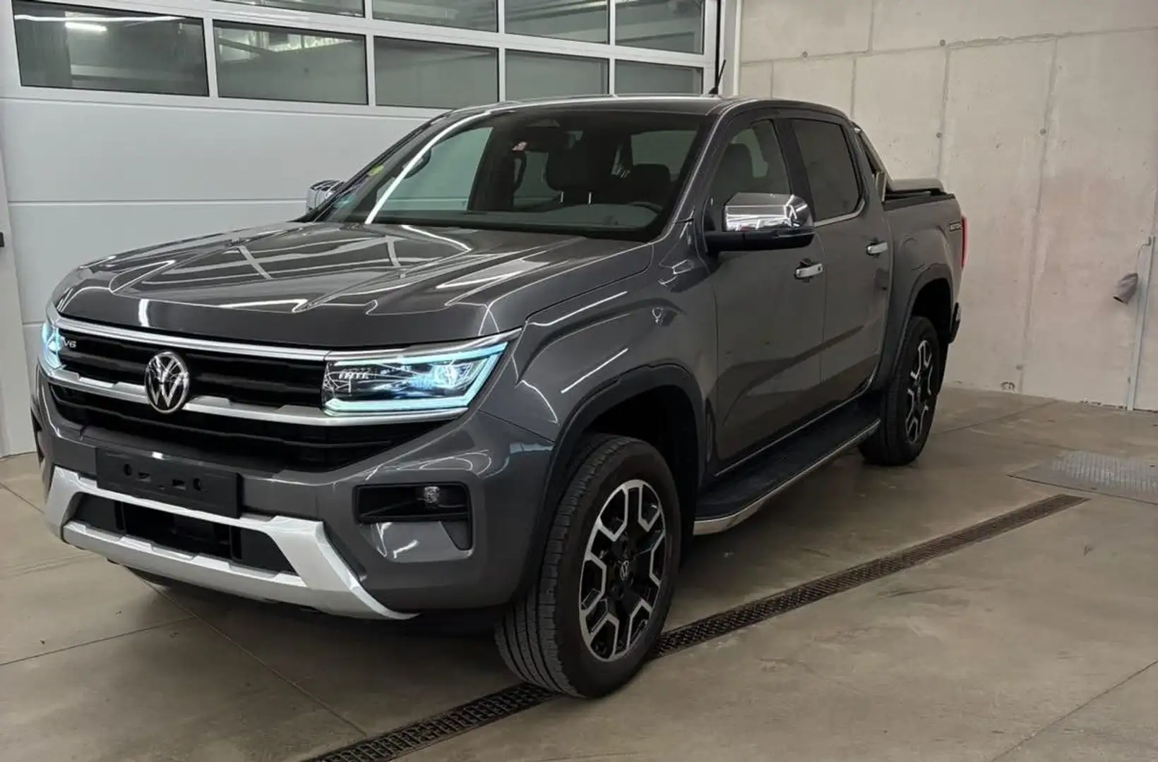 Volkswagen Amarok DoubleCab 3.0 V6 TDI Style 4Motion Aut. Grau - 2
