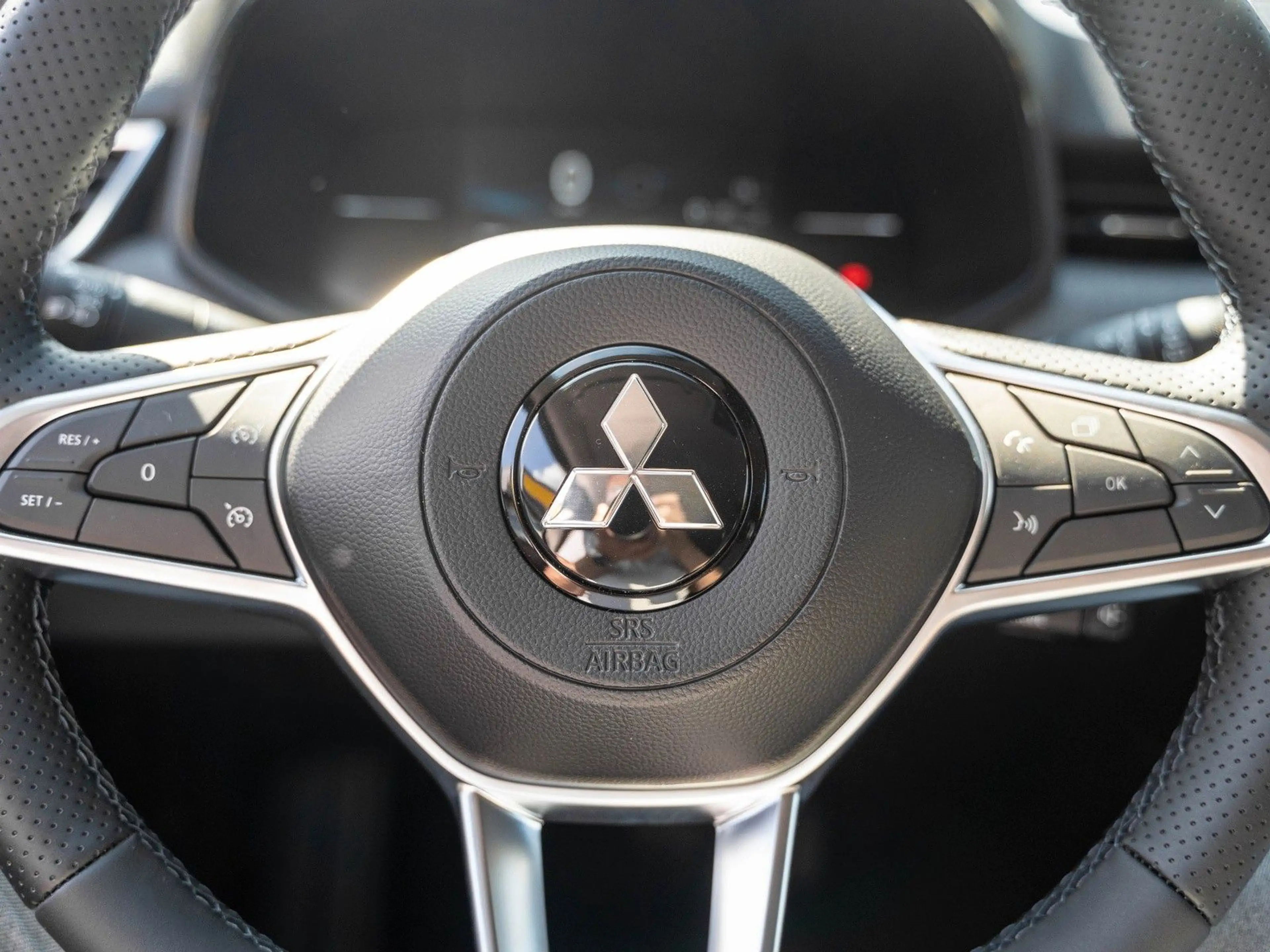 Mitsubishi Colt Plus Kamera/LHz/SHz/CarPlay/Keyless — photo 14