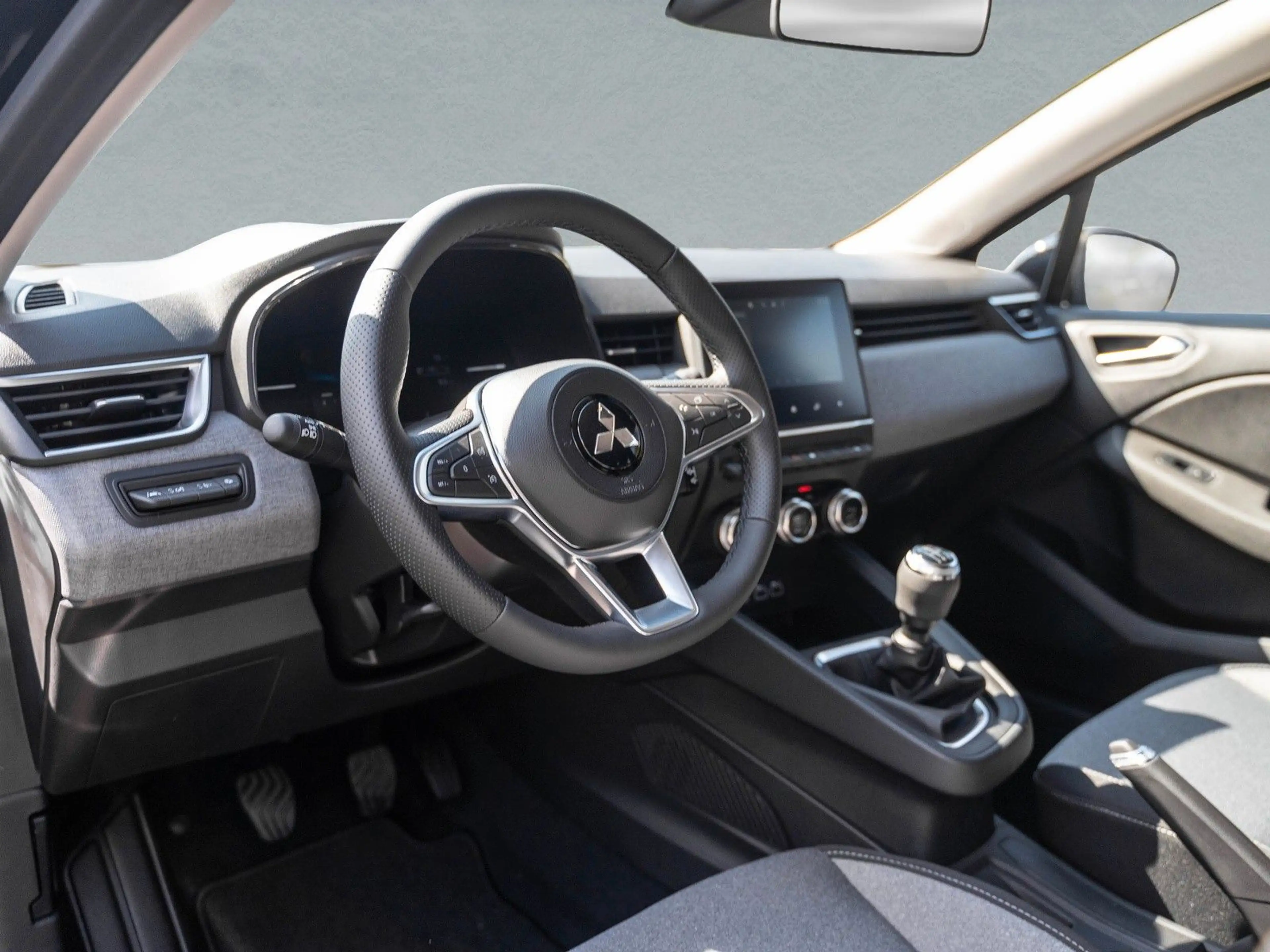 Mitsubishi Colt Plus Kamera/LHz/SHz/CarPlay/Keyless — photo 10