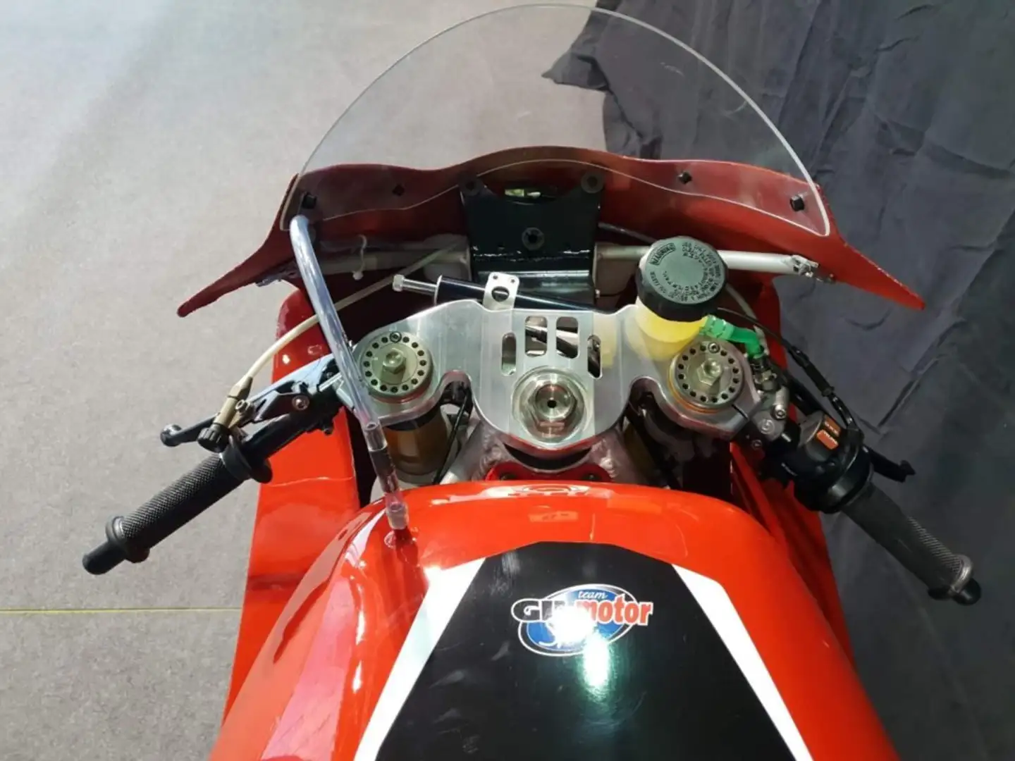Honda CBR 600 Moto2 MG Compétition Piros - 2