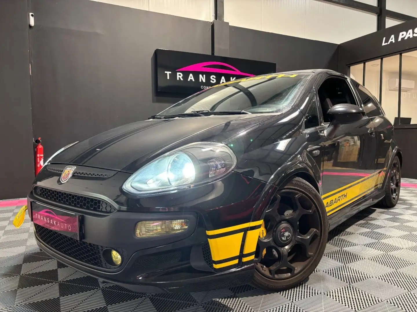 Fiat Punto 1.4 MultiAir Turbo evo abarth (édition super sport Alb - 1