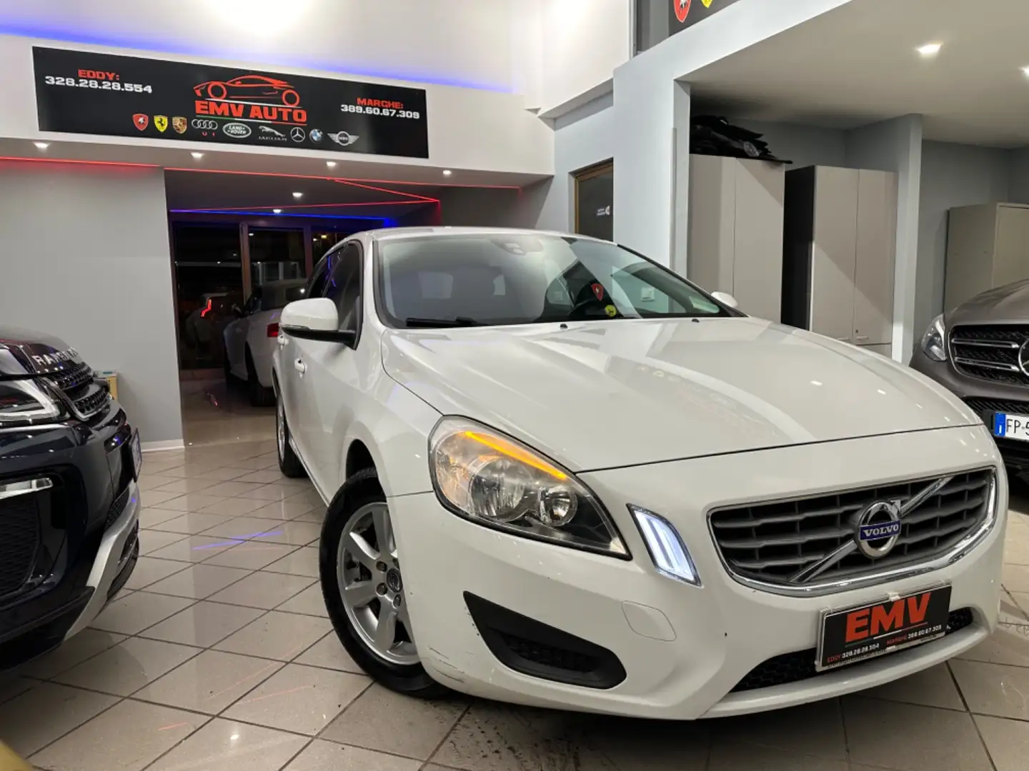 Volvo S60 D3 Geartronic Summum White - 1