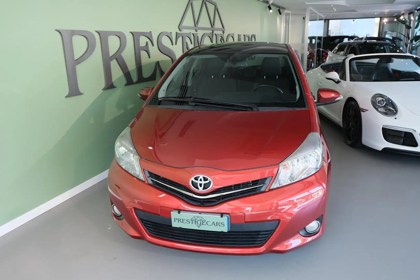 Toyota Yaris YARIS 1.4 D-4D LOUNGE Rosso - 2