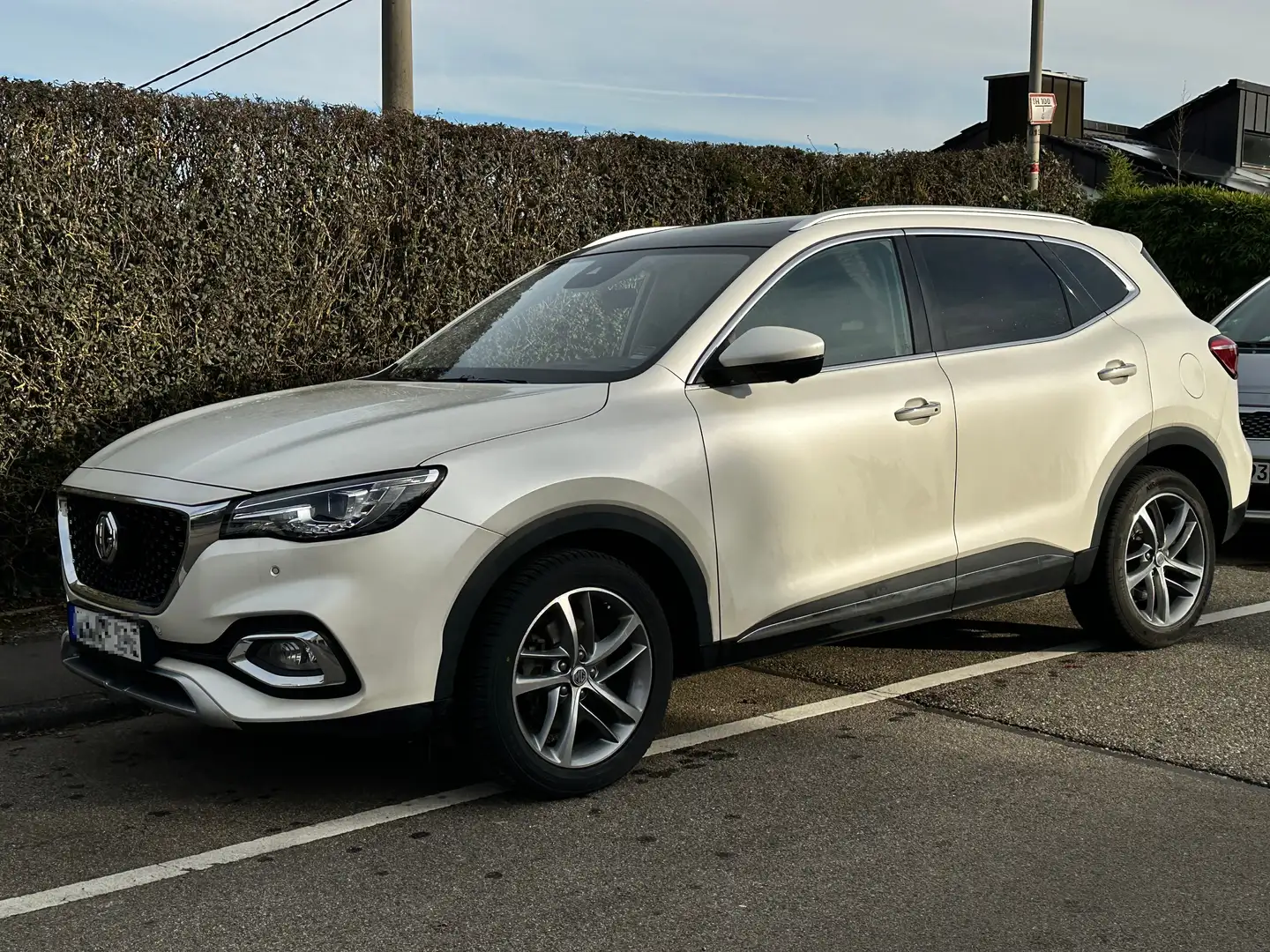 MG EHS EHS PHEV Luxury Weiß - 2