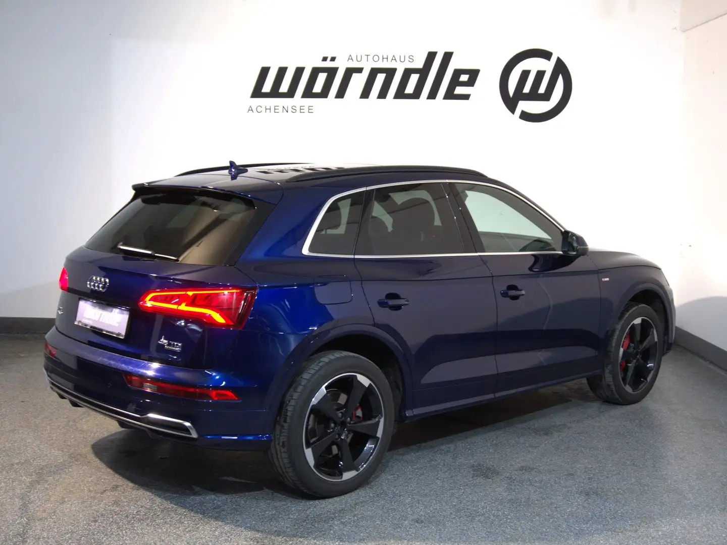Audi Q5 45 TDI quattro Sport Blau - 2