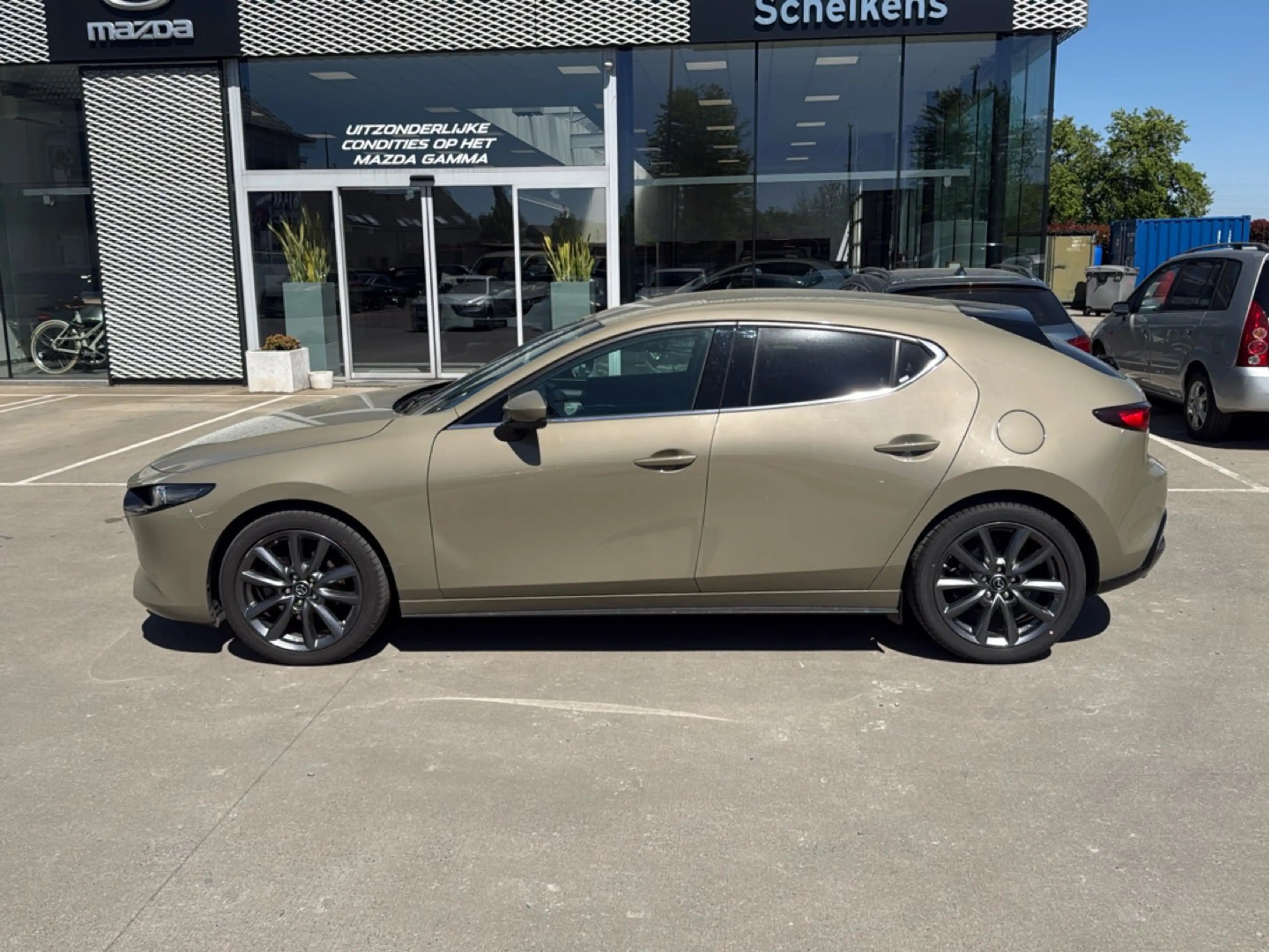 Mazda 3 2.5 e-Skyactiv G 103kW Takumi — photo 2