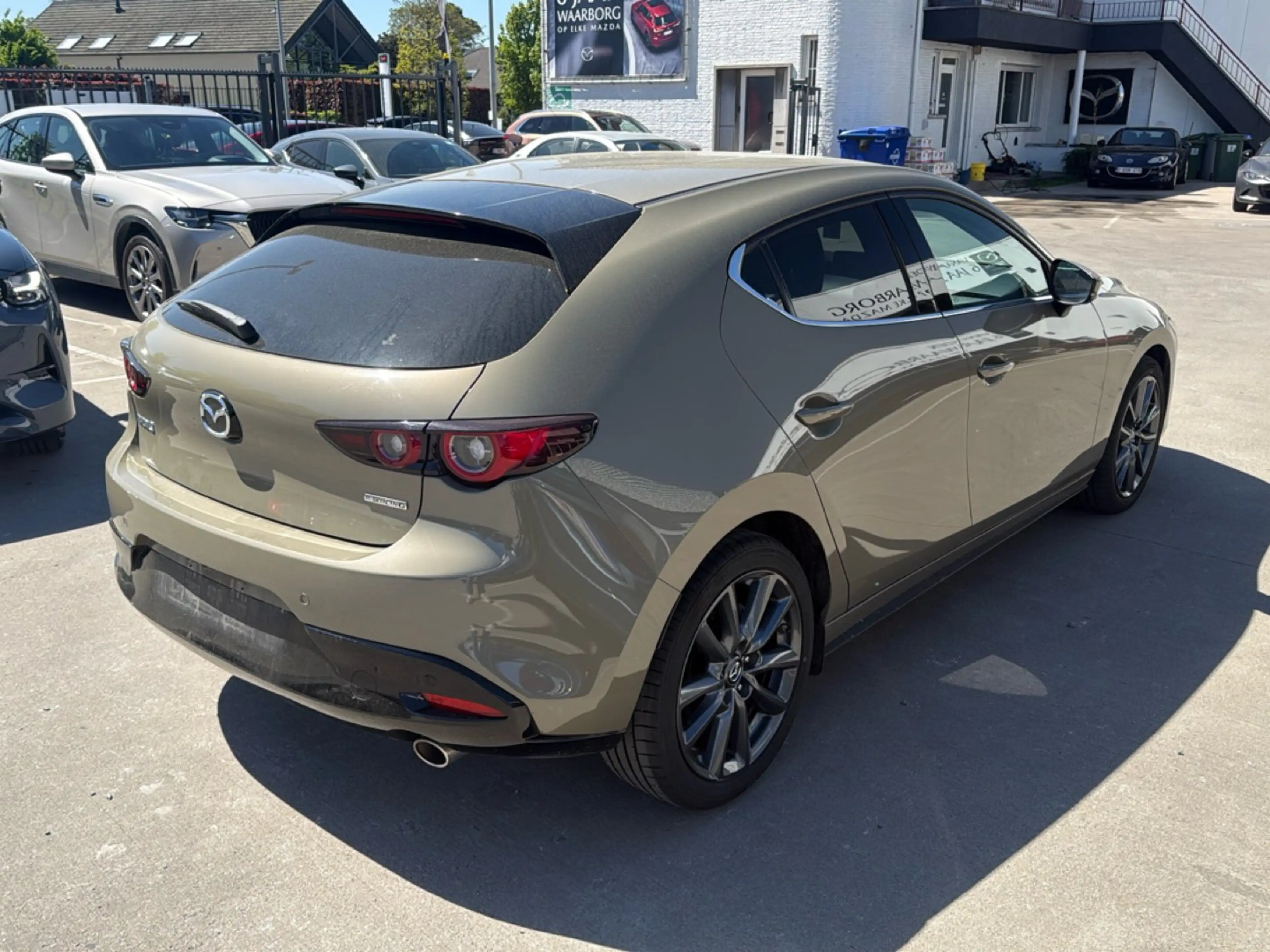 Mazda 3 2.5 e-Skyactiv G 103kW Takumi — photo 6