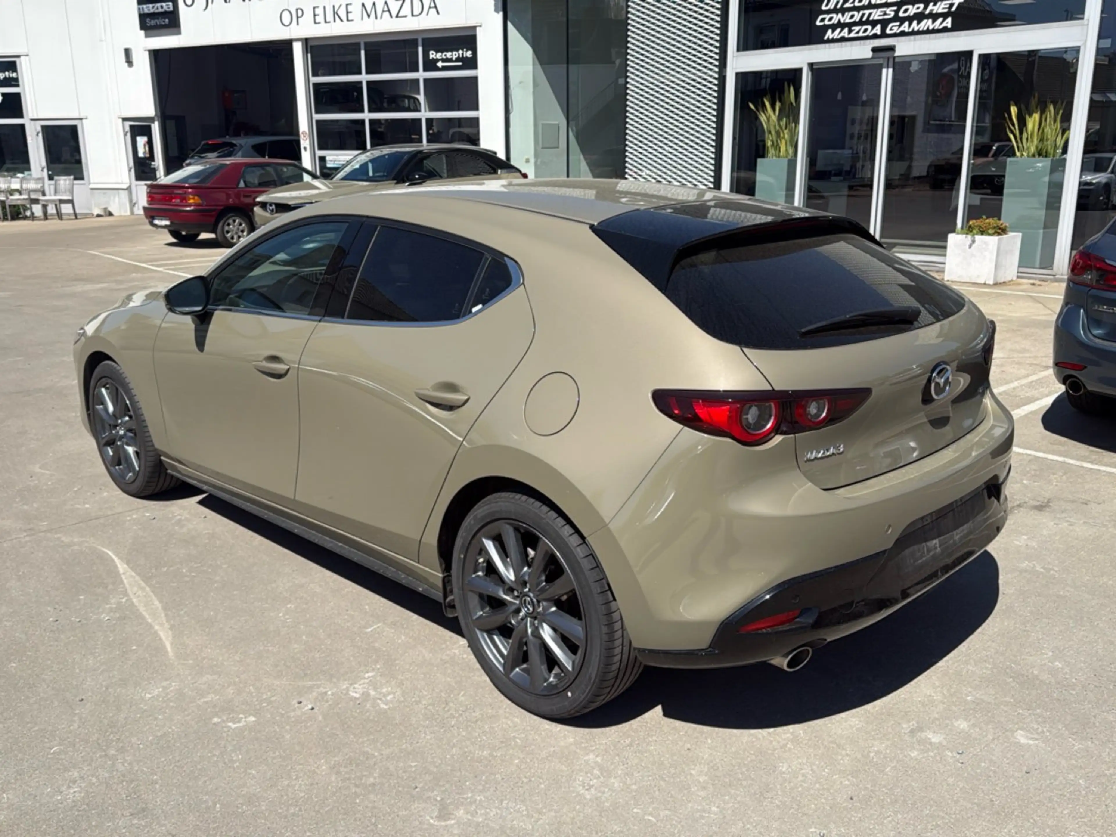 Mazda 3 2.5 e-Skyactiv G 103kW Takumi — photo 3