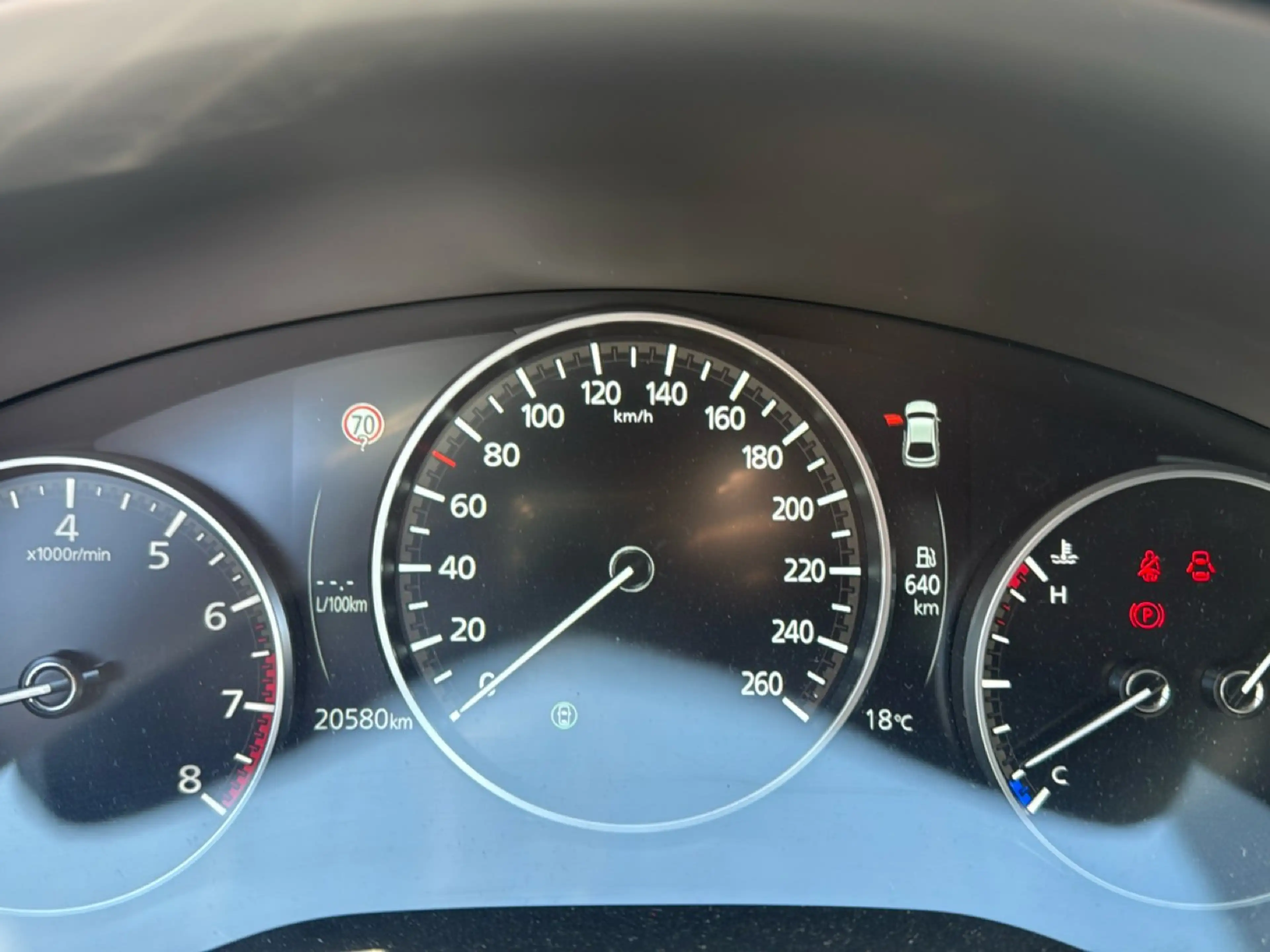 Mazda 3 2.5 e-Skyactiv G 103kW Takumi — photo 12