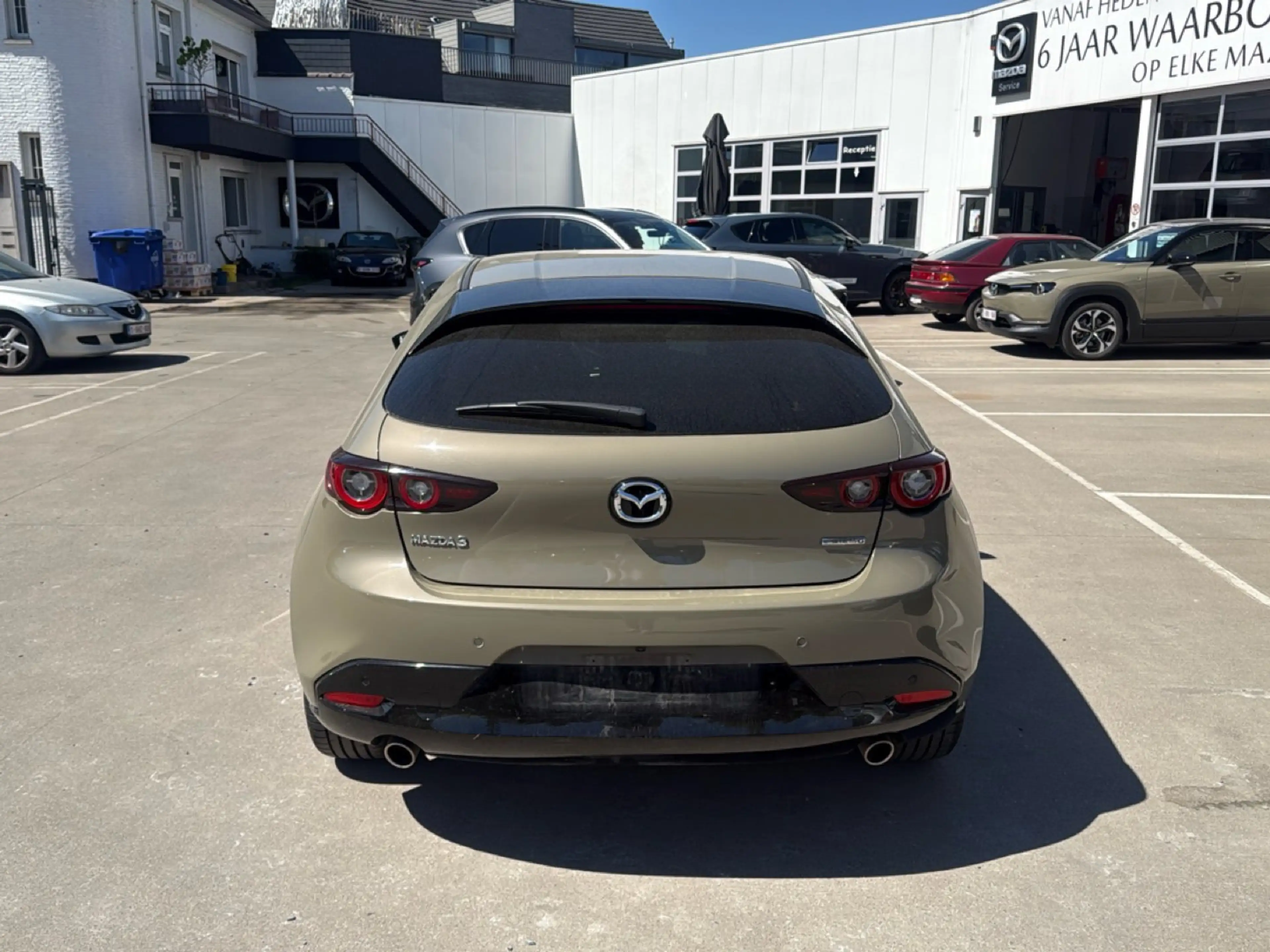 Mazda 3 2.5 e-Skyactiv G 103kW Takumi — photo 4