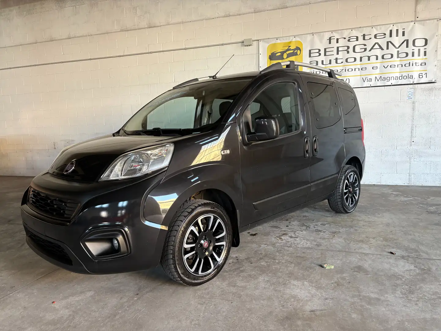 Fiat Qubo Qubo 1.4 Lounge 77cv Full Optional Noir - 1