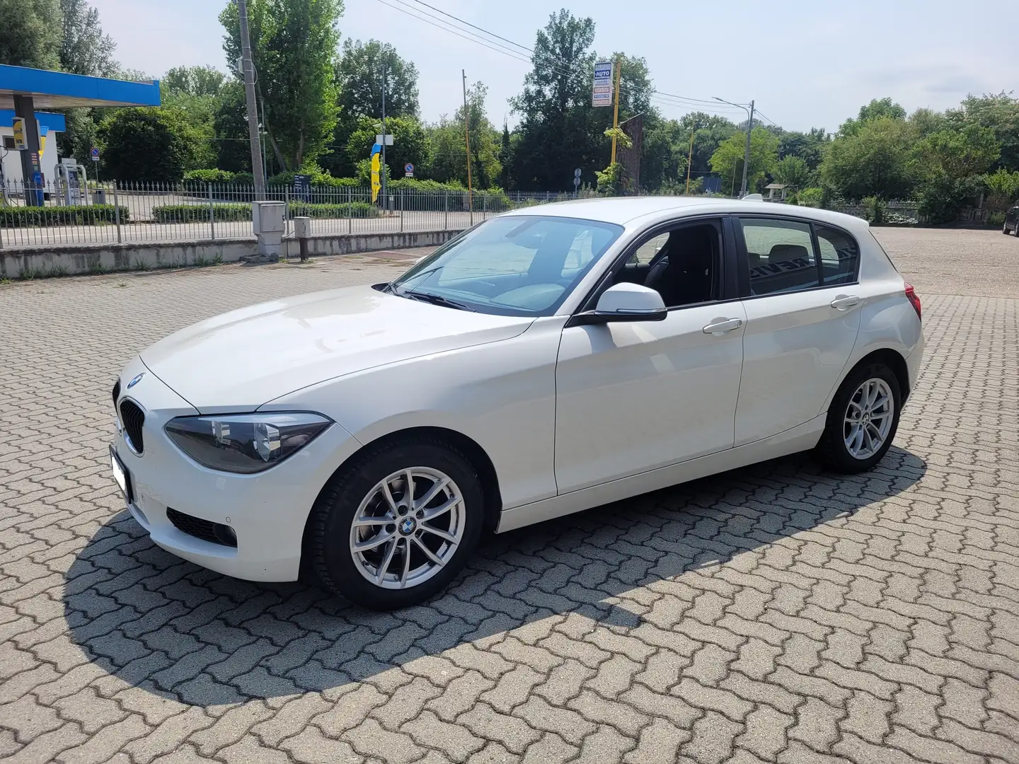BMW 116 Serie 1 F/20-21 2011 116d 5p Unique Bianco - 1