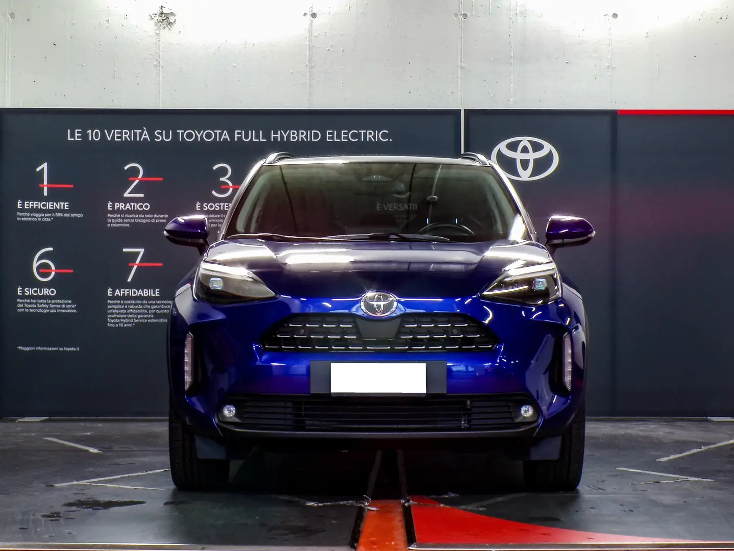 Toyota Yaris Cross 1.5 hybrid Lounge fwd 130cv e-cvt Blu/Azzurro - 2