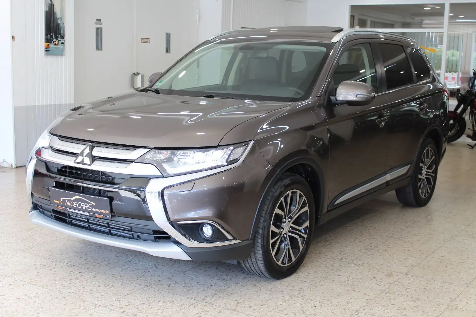 Mitsubishi Outlander Outlande 2,2"Top"4WD"7 Sitze"SDach"Leder"Navi"2H Braun - 2