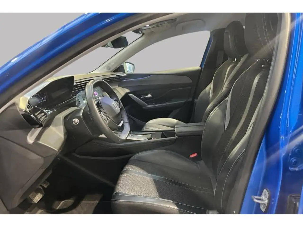 Peugeot 308 III & e- Allure 8