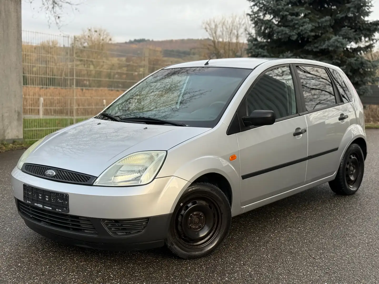 Ford Fiesta TOP GEPFLEGT-TÜV/AU NEU - 2