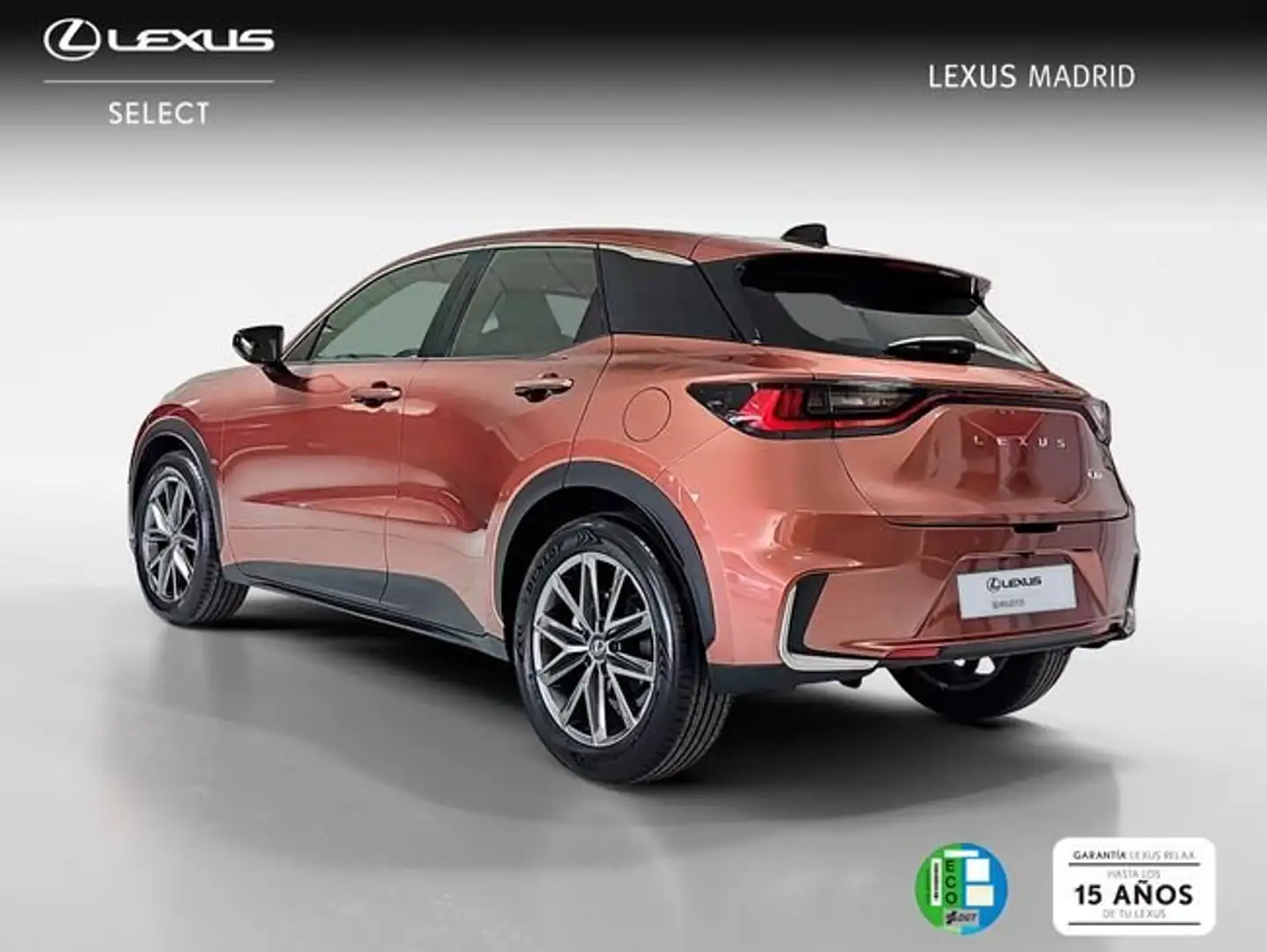 Lexus LBX 1.5 136cv HEV Elegant Black Marrón - 2
