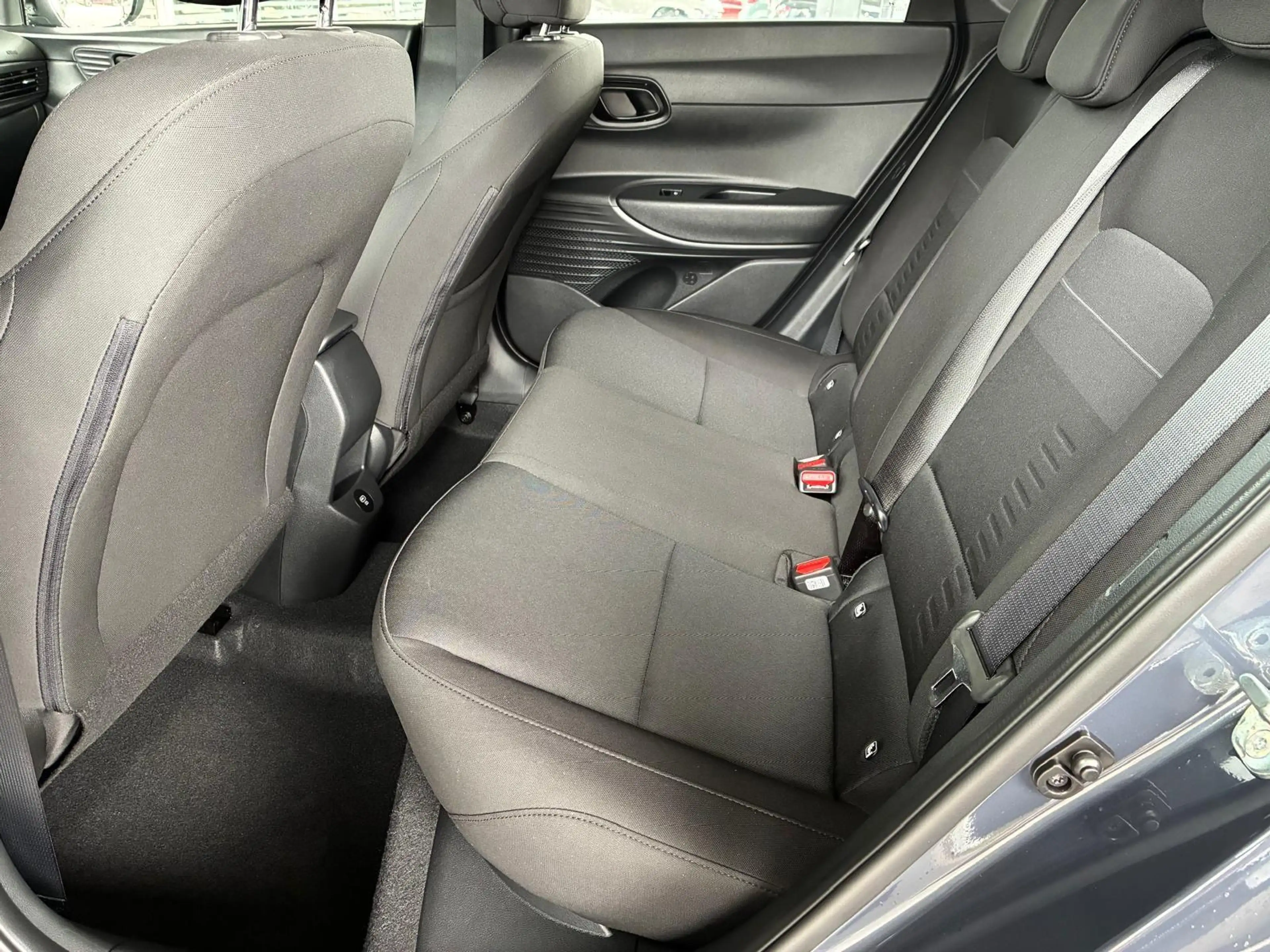 Hyundai BAYON Blackline 1.0 T-GDI 6MT / LED / Sitz + Lenkradheiz — photo 6