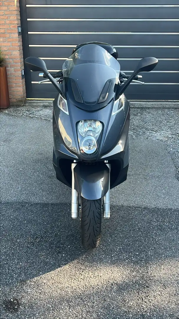 Gilera GP 800 Gris - 1