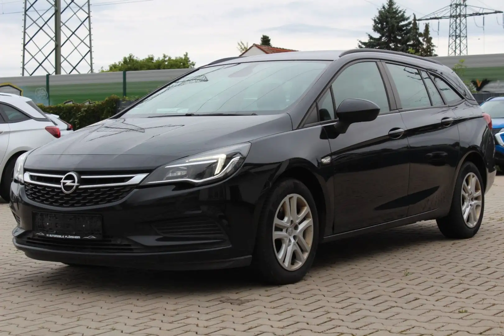 Opel Astra K 1.6 ST Edition Start/Stop Schwarz - 1