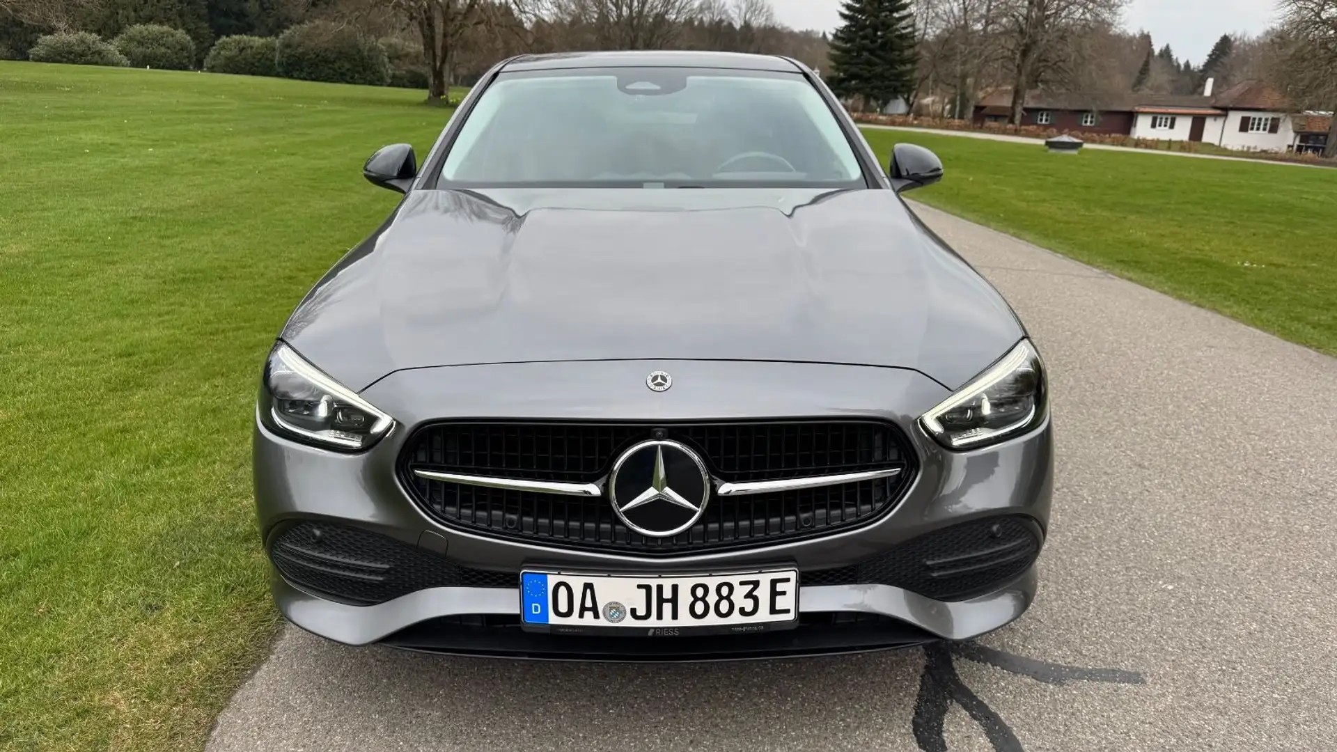 Mercedes-Benz C 300 C300e*Lim*Aut*P-Hybrid*ACC*LED*360°*Amb*Spur-Asi Gris - 2