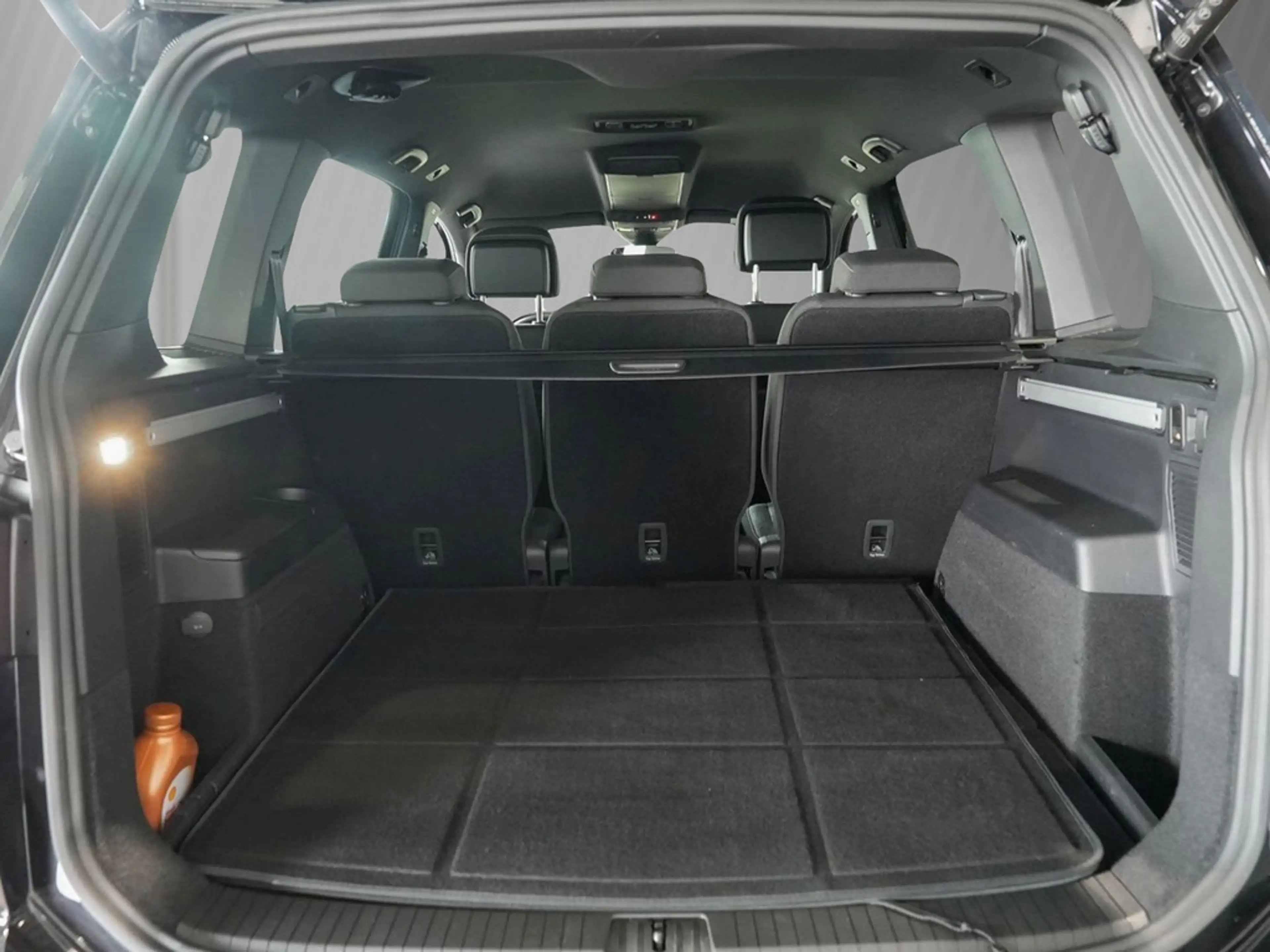 Volkswagen Touran 2.0 TDI DSG Highline R-Line 7-Sitze *LED*AHK*St... — photo 5