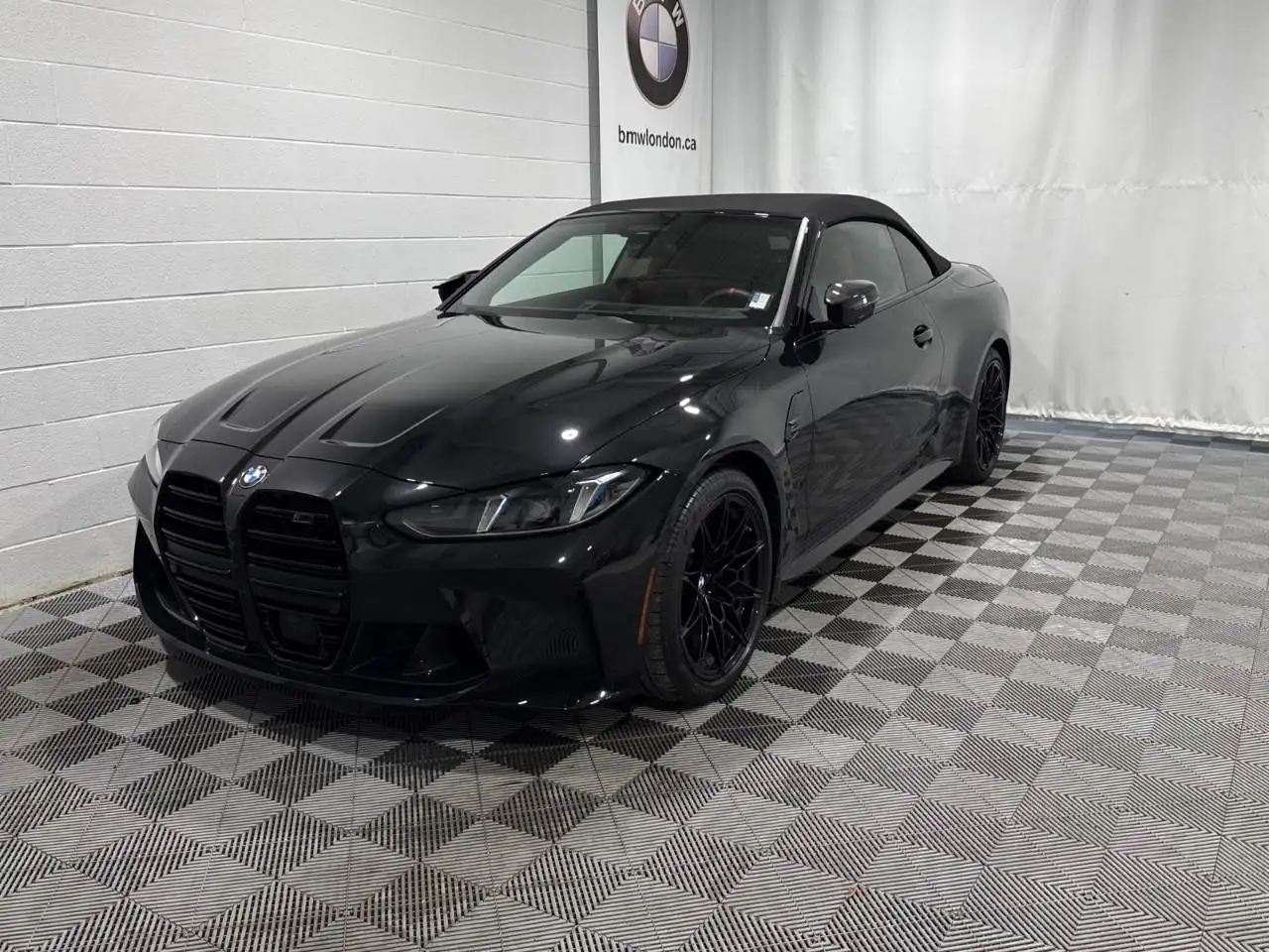 BMW M4 photo BMW M4