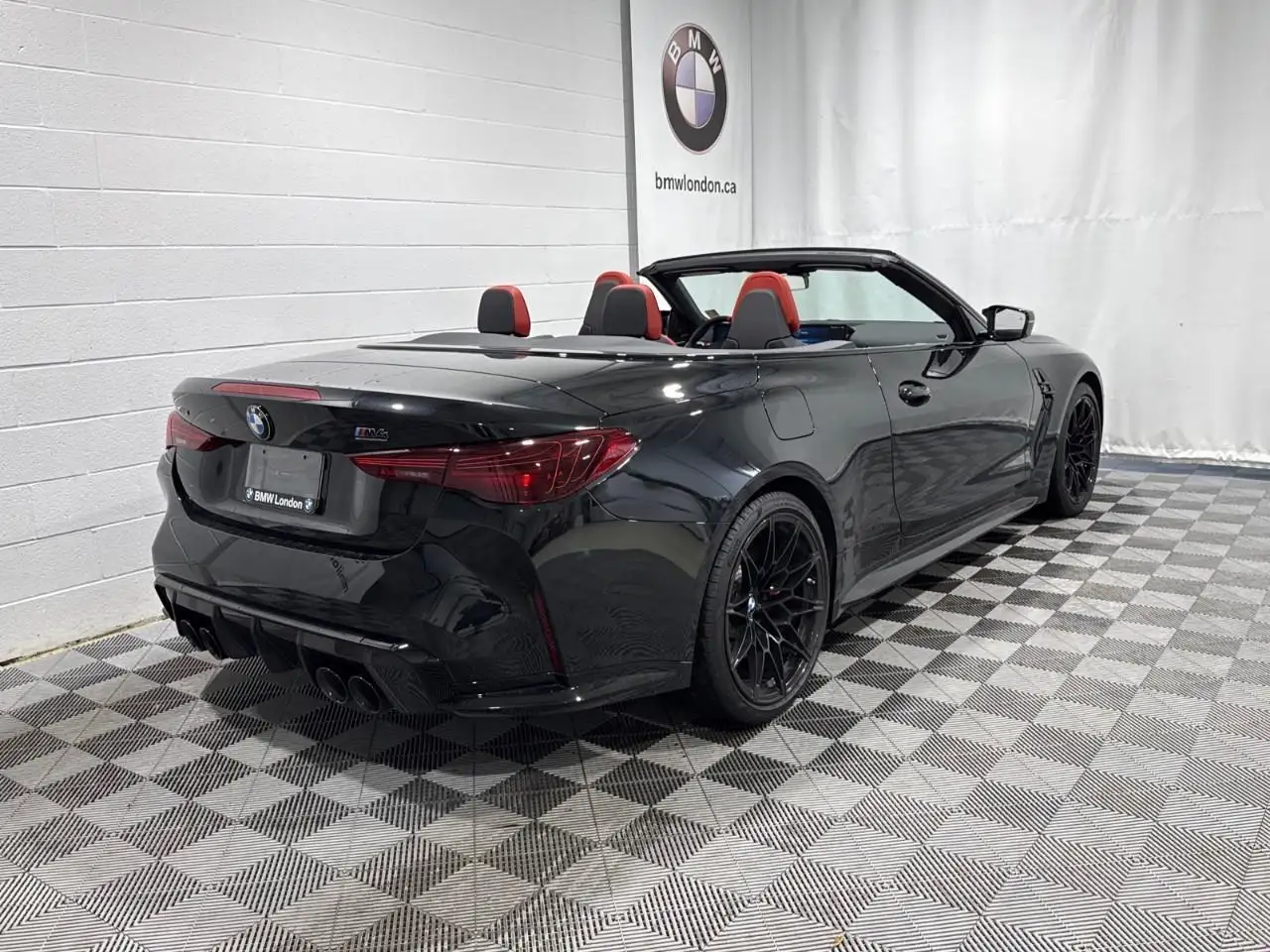 BMW M4 photo BMW M4