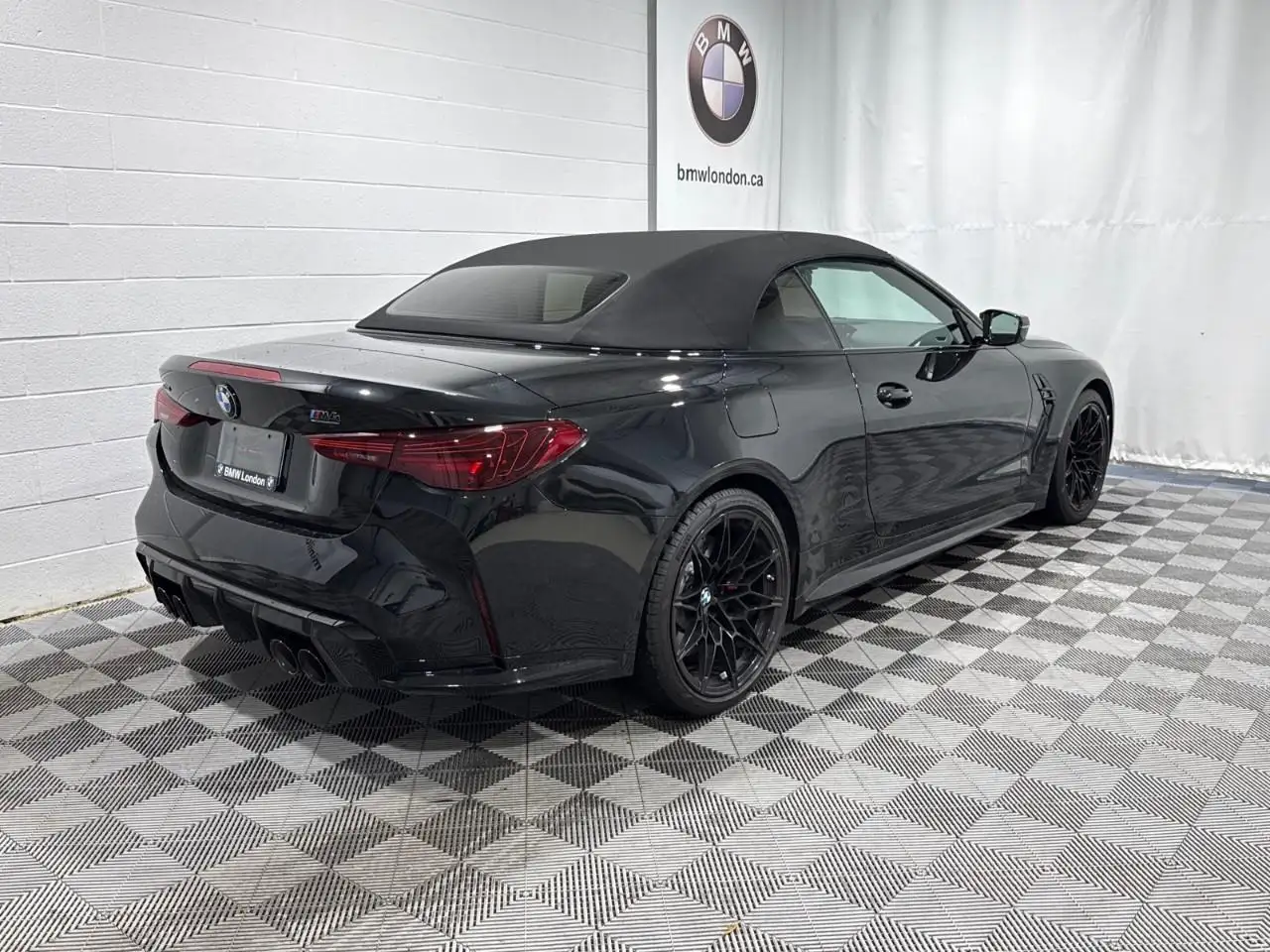 BMW M4 photo BMW M4