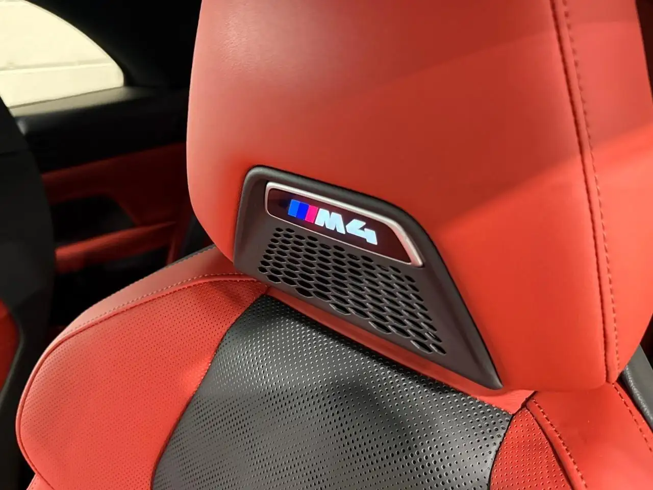 BMW M4 photo BMW M4