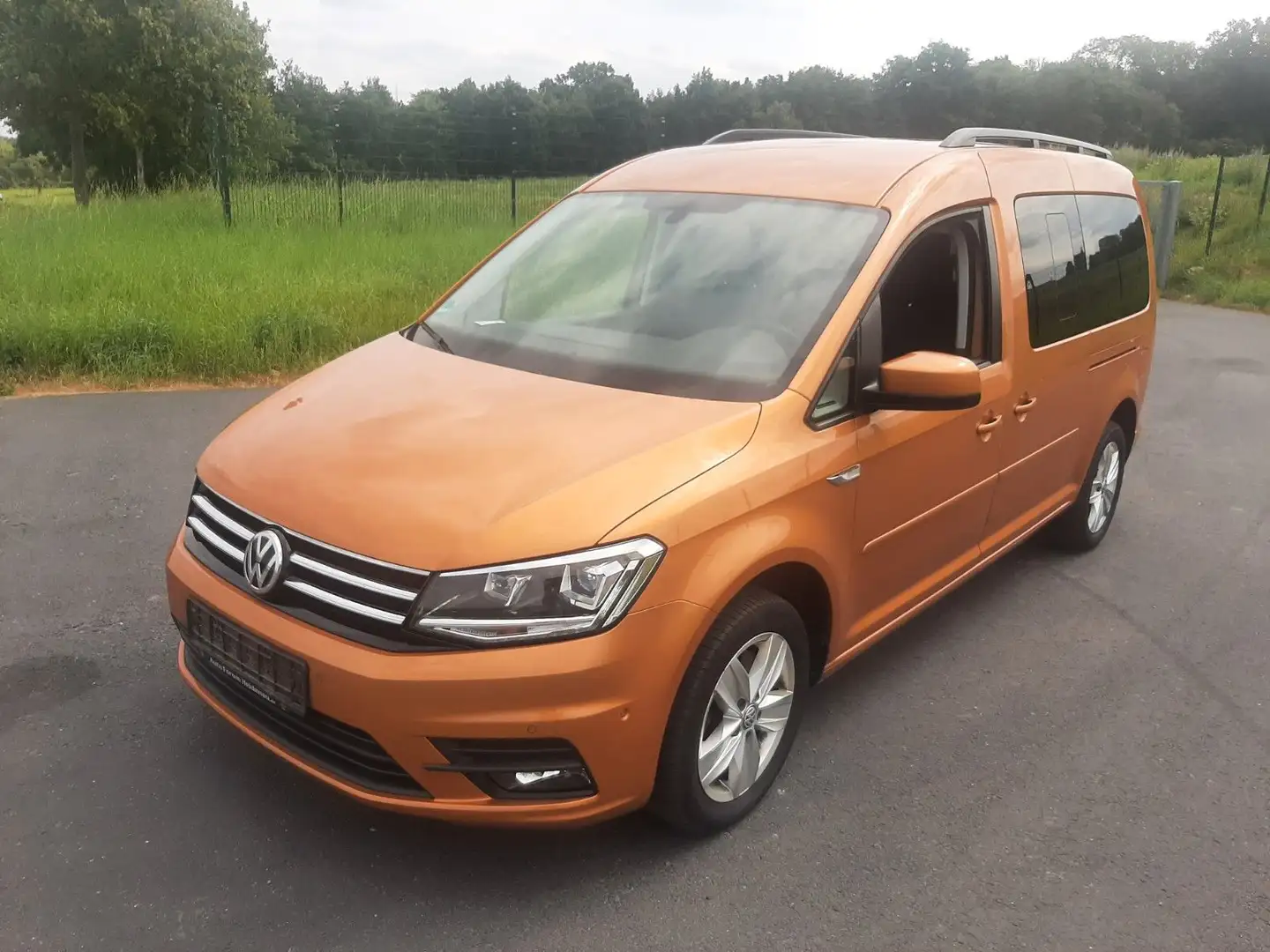 Volkswagen Caddy 2,0TDI DSG Maxi Comfortline,1.Hand,LED Arancione - 1