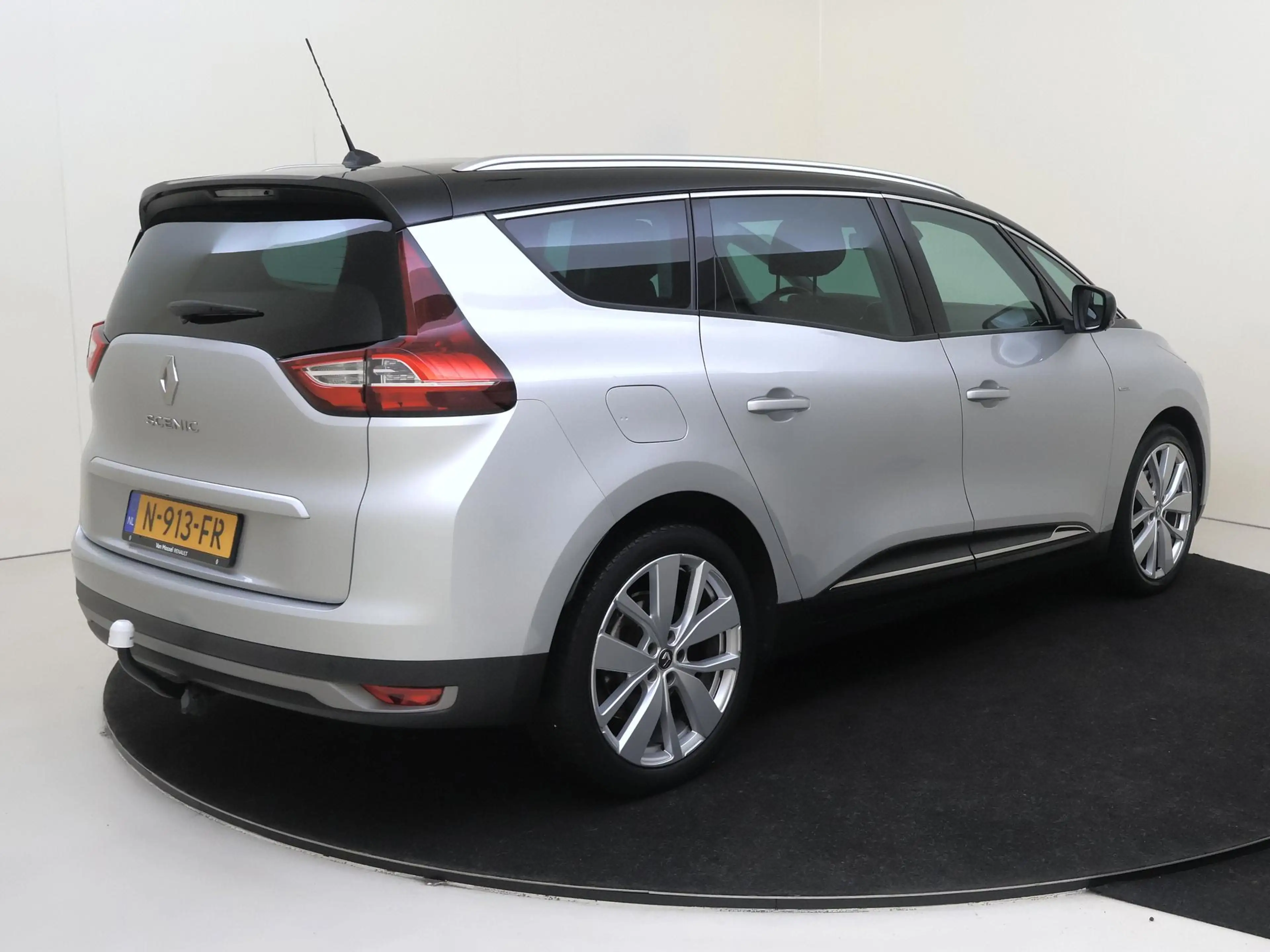 Renault Grand Scenic 1.3 TCe Limited 7p. | Navigatie | Camera | Stoel v — photo 4